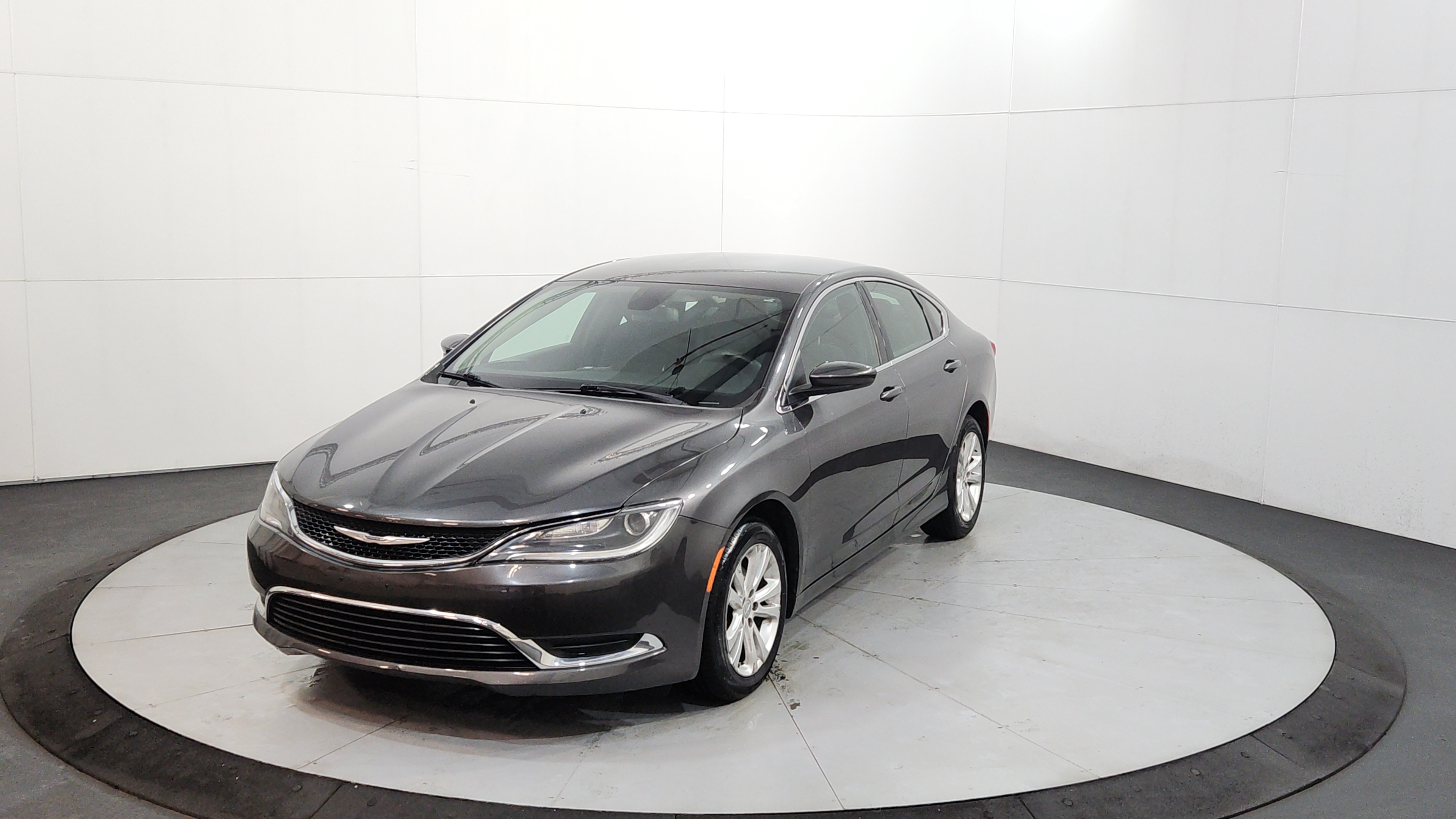 2016 Chrysler 200 Limited's photo