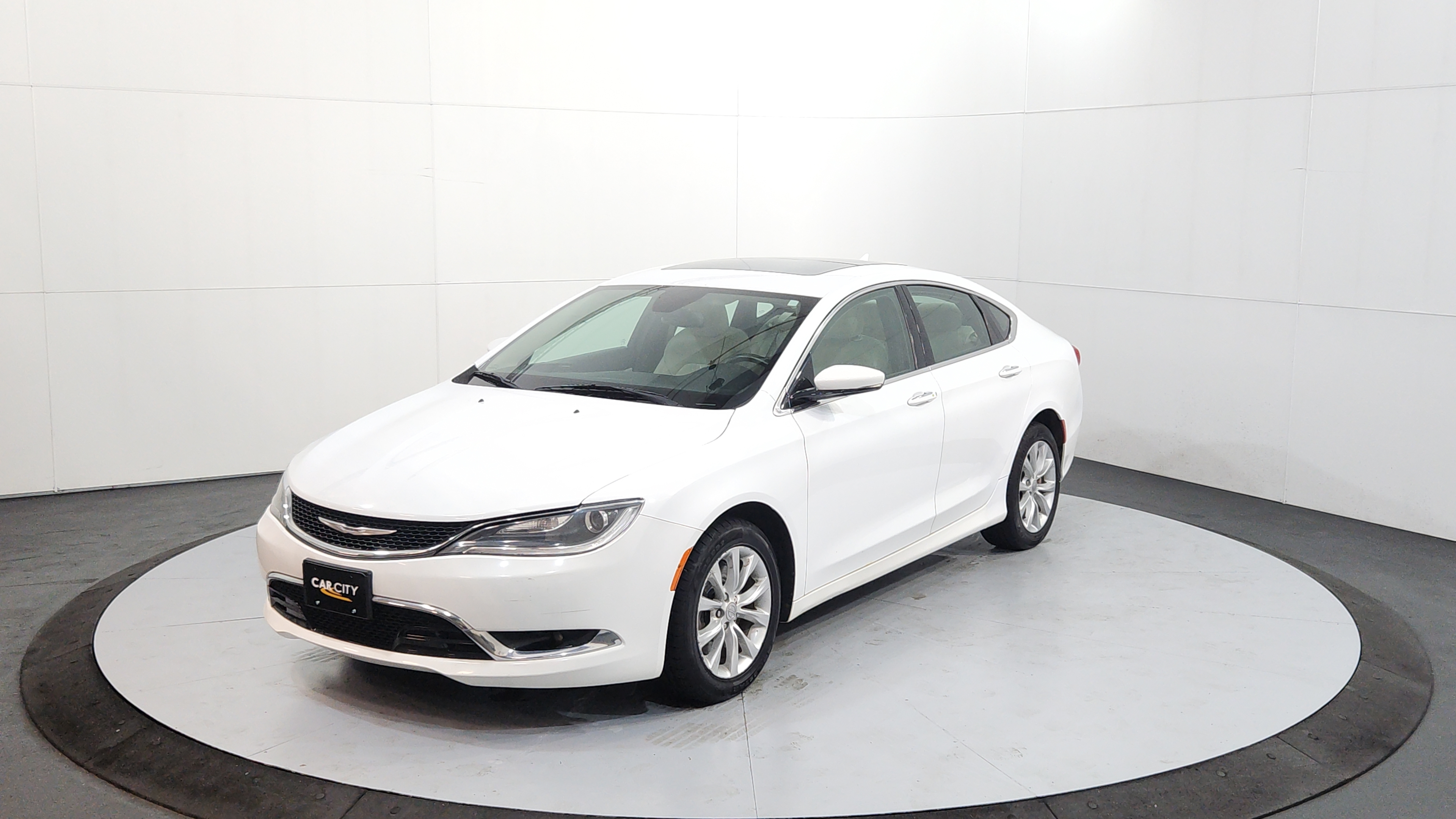 2015 Chrysler 200 C's photo