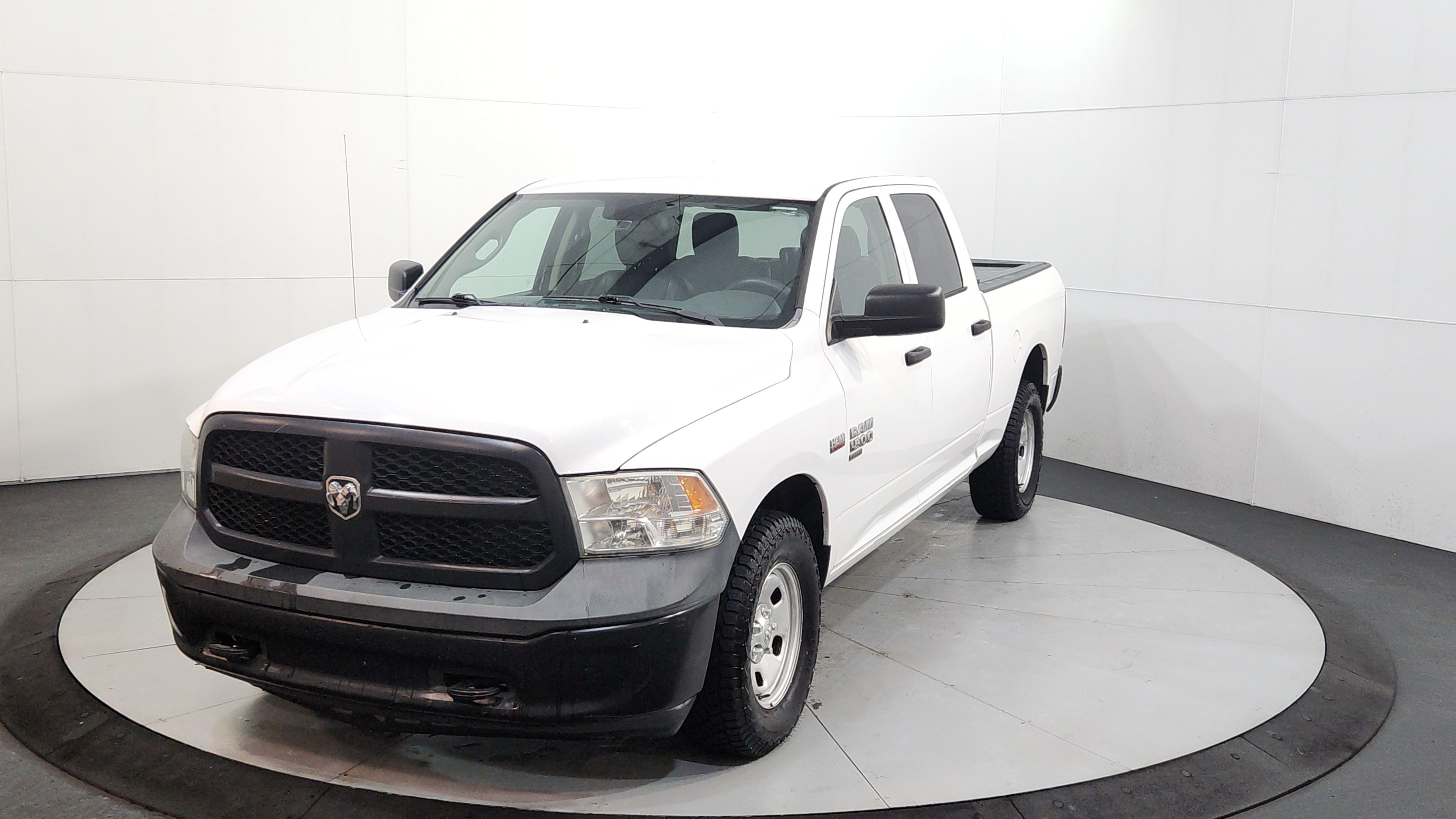 2019 RAM 1500 Classic Tradesman 4x4 Crew Cab 6'4's photo