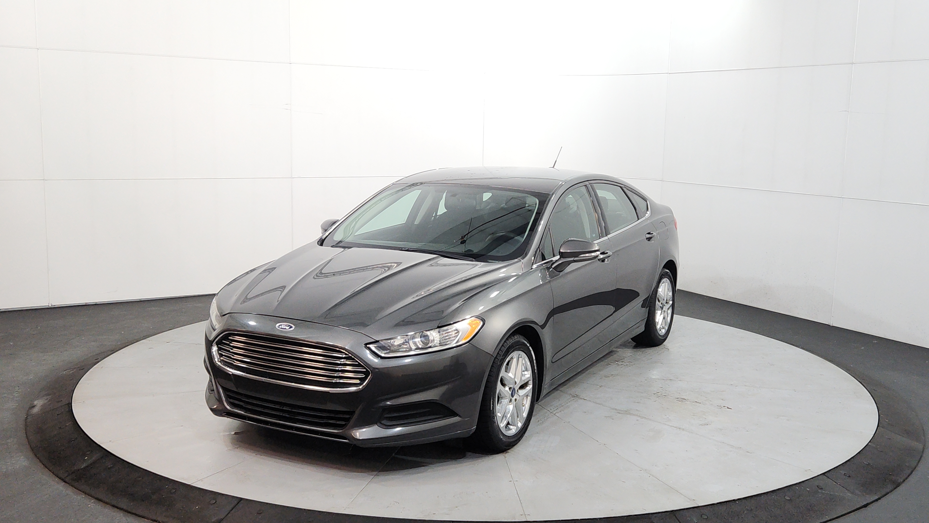 2015 Ford Fusion SE FWD's photo