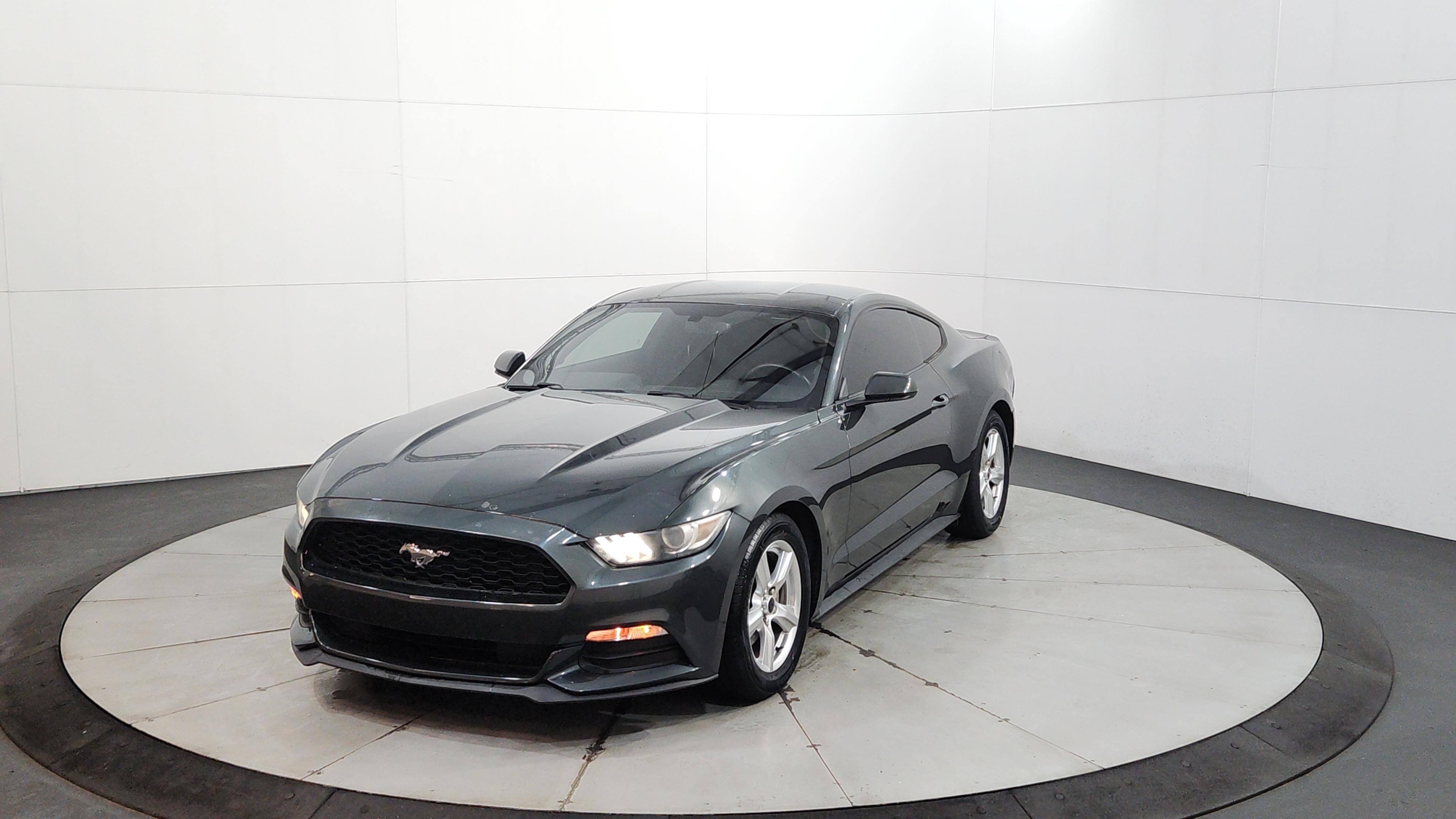 2015 Ford Mustang V6 Coupe's photo