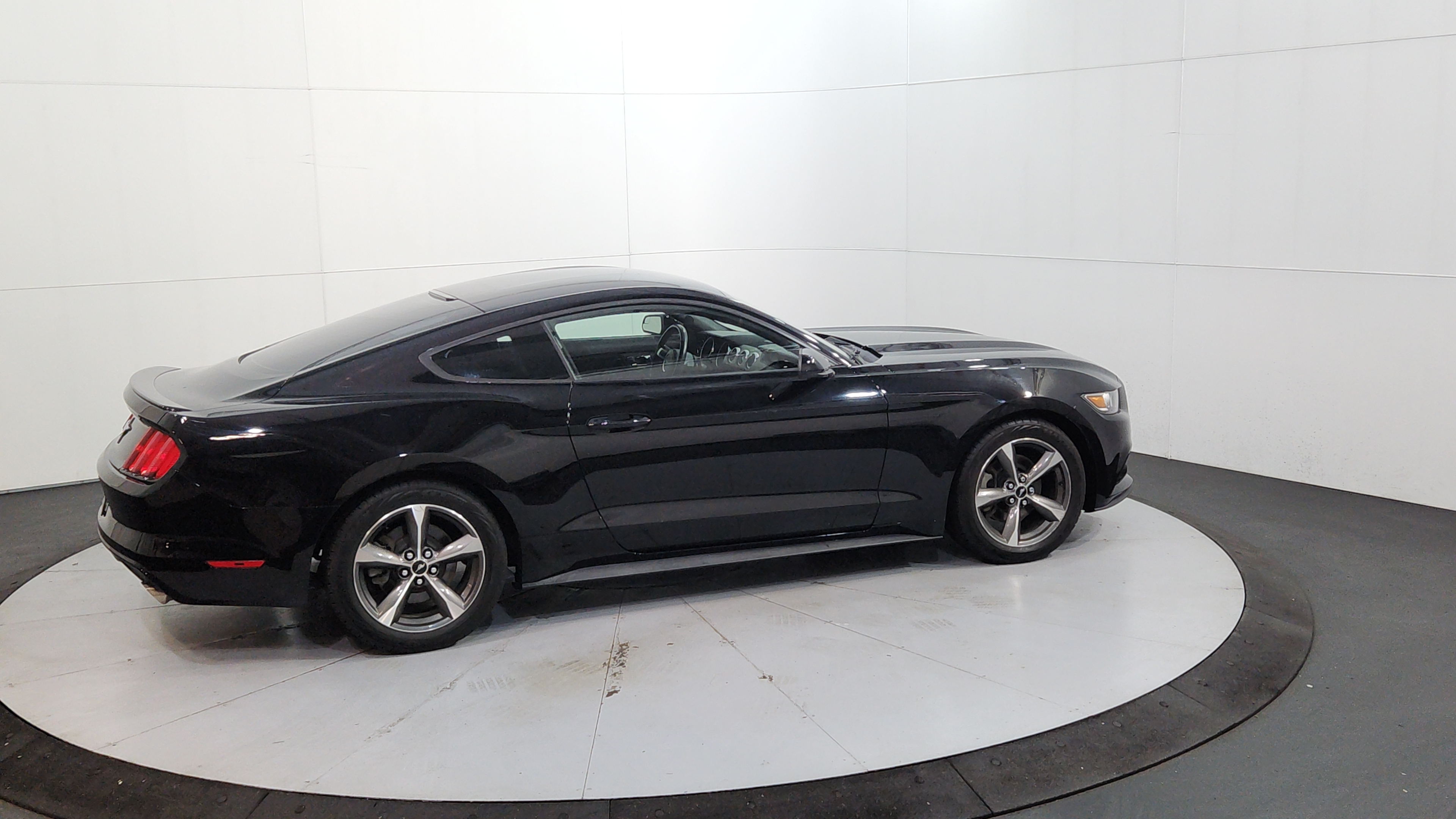 2015 Ford Mustang 4
