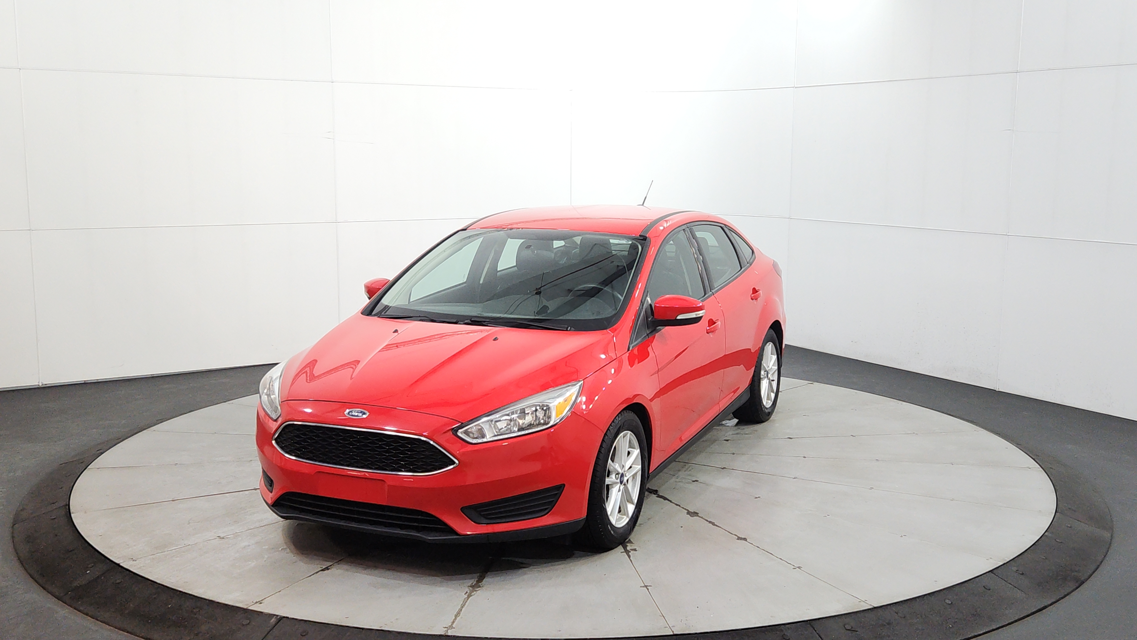 2016 Ford Focus Sedan SE's photo
