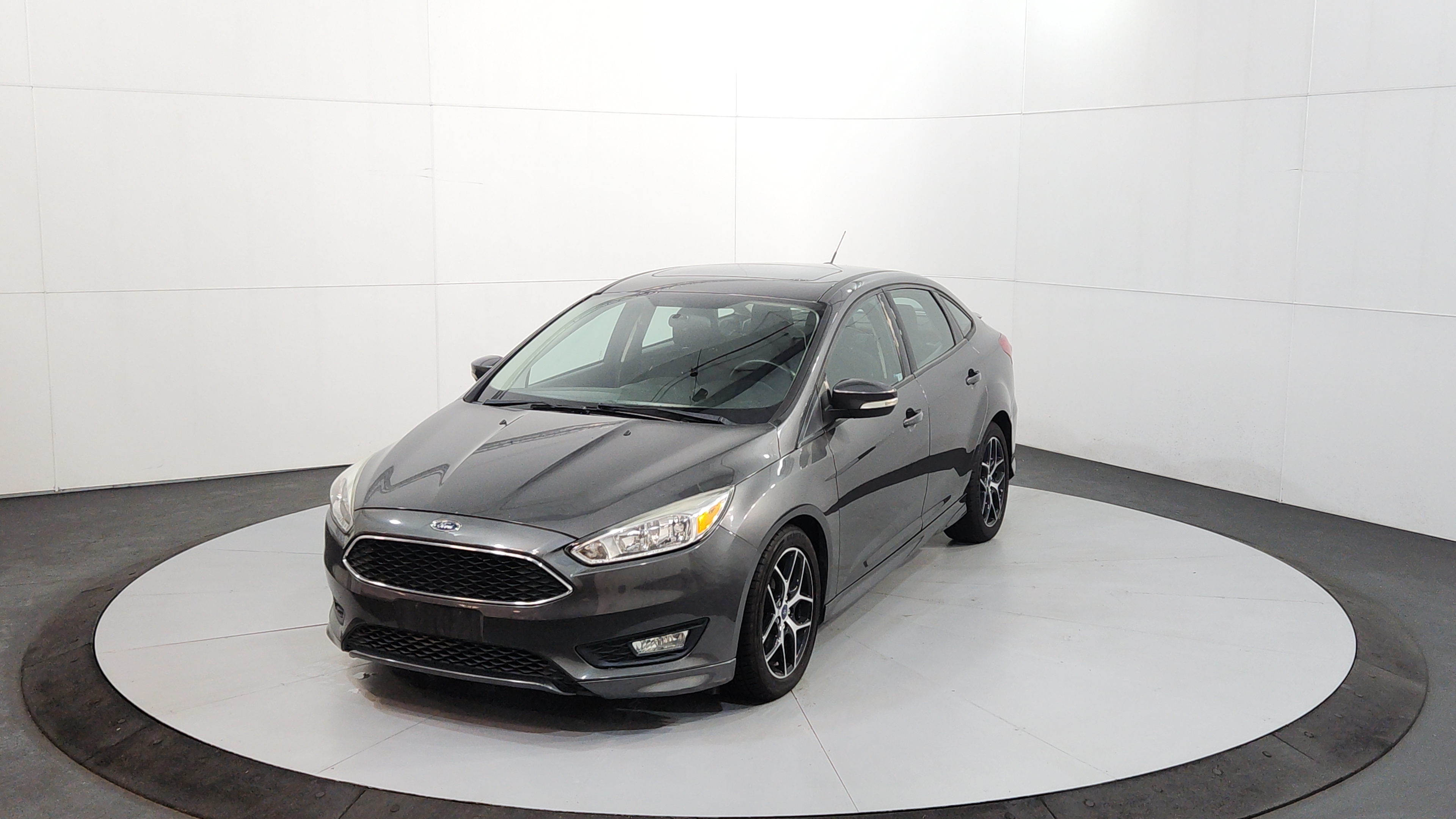 2015 Ford Focus Sedan SE's photo