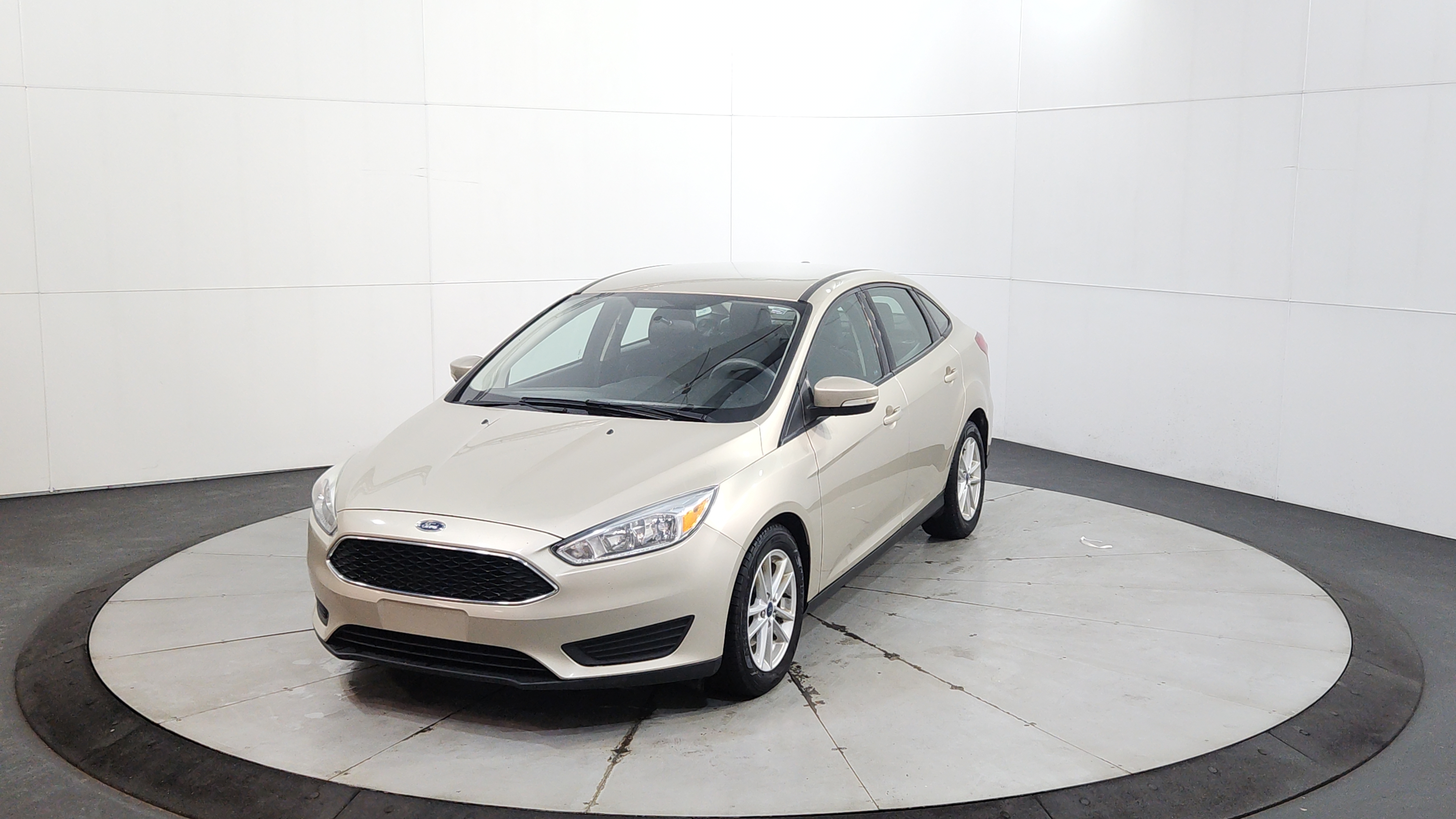 2017 Ford Focus Sedan SE's photo
