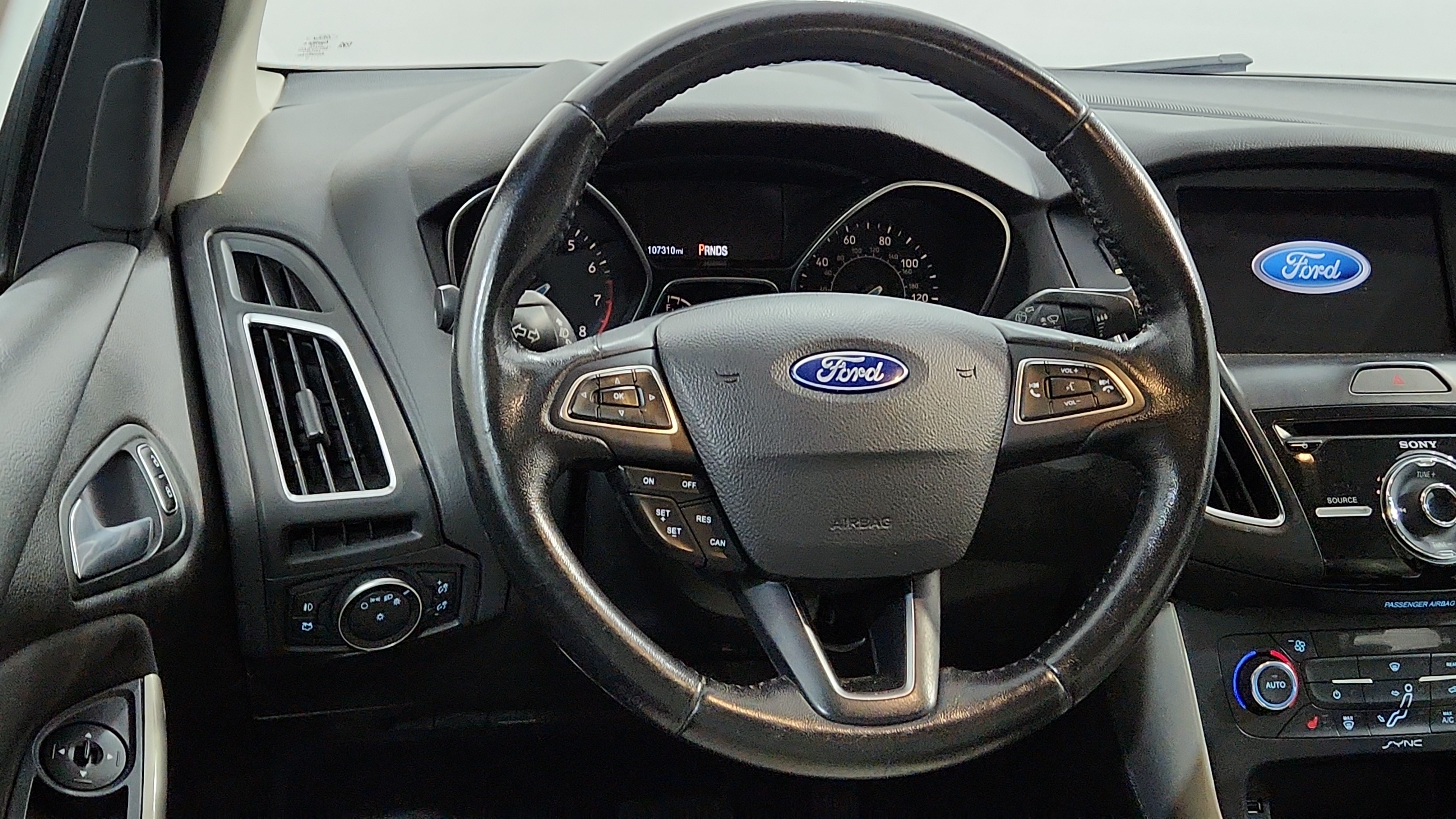 2016 Ford Focus 14