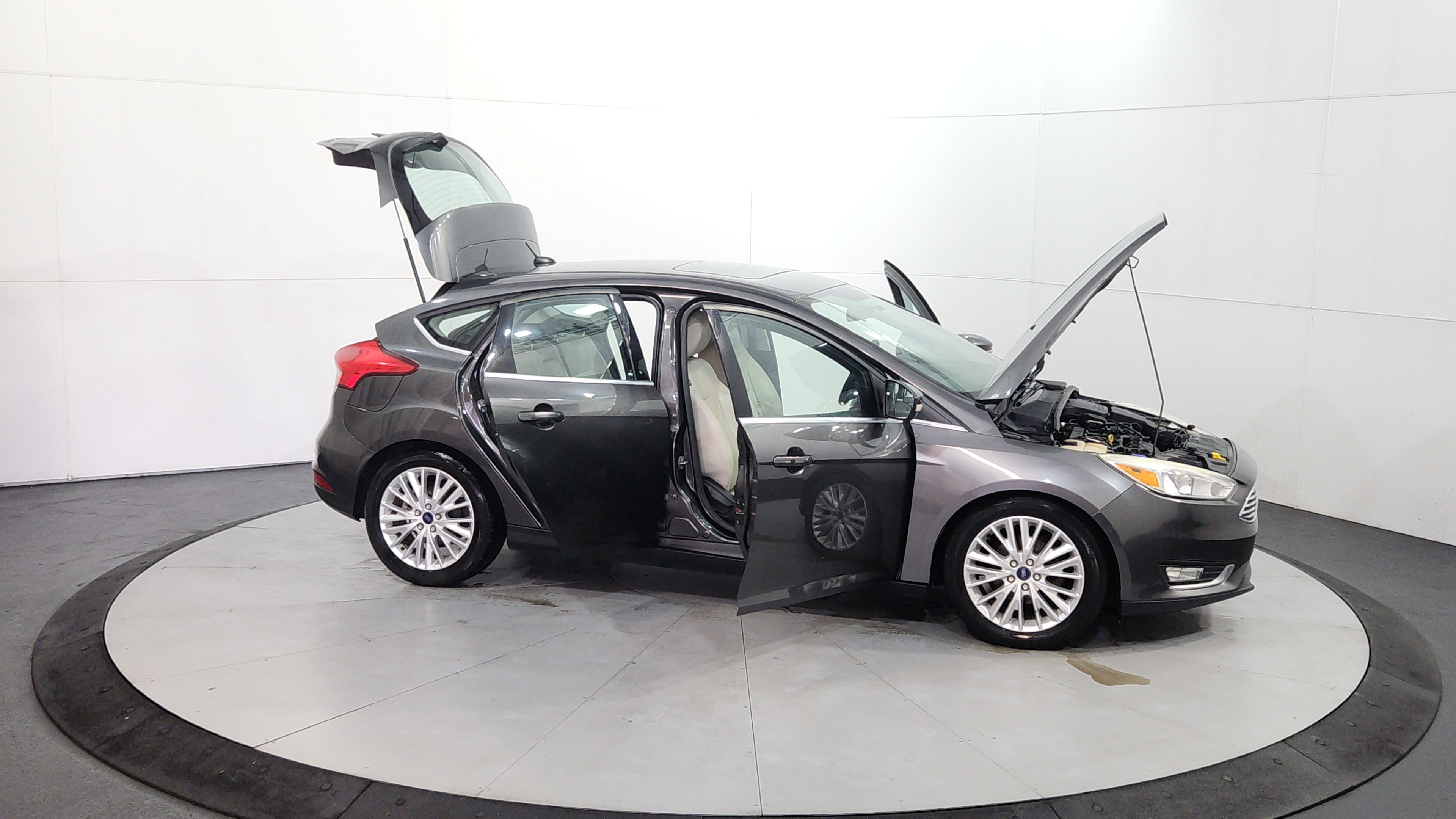 2016 Ford Focus 10