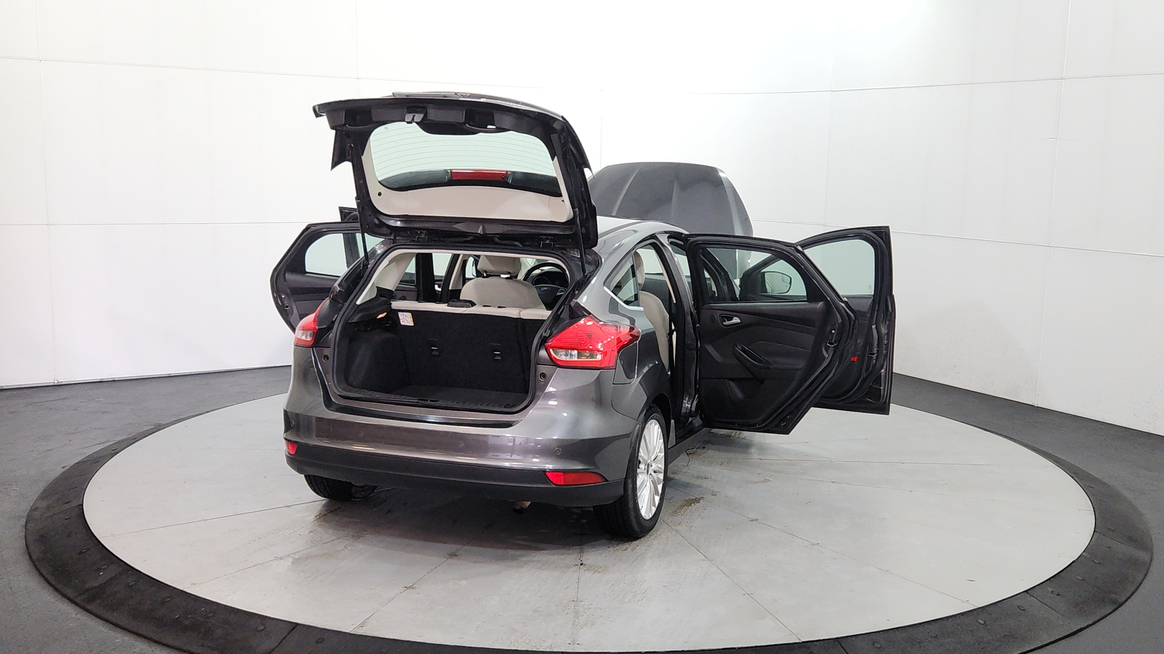 2016 Ford Focus 11