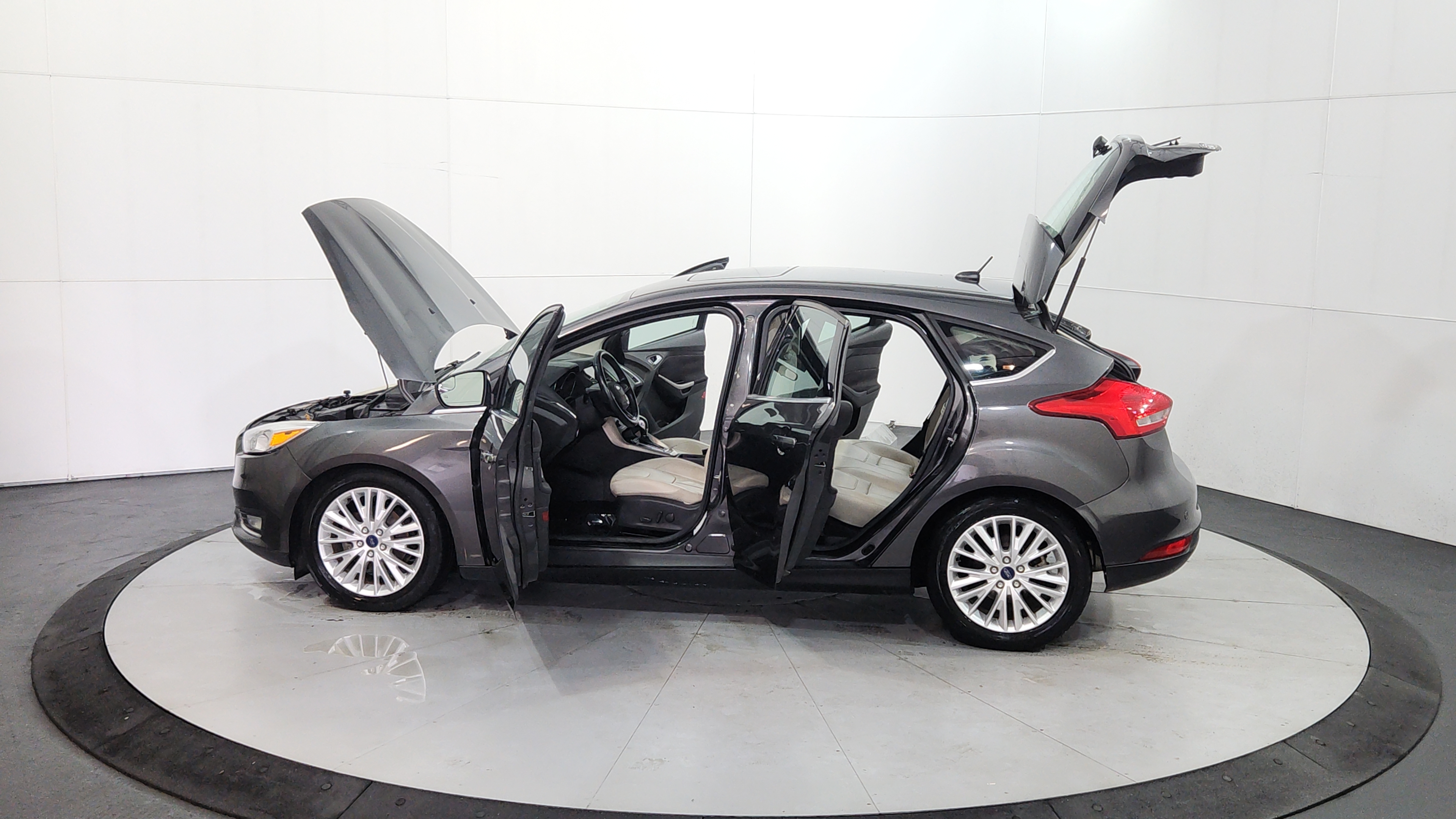 2016 Ford Focus 12