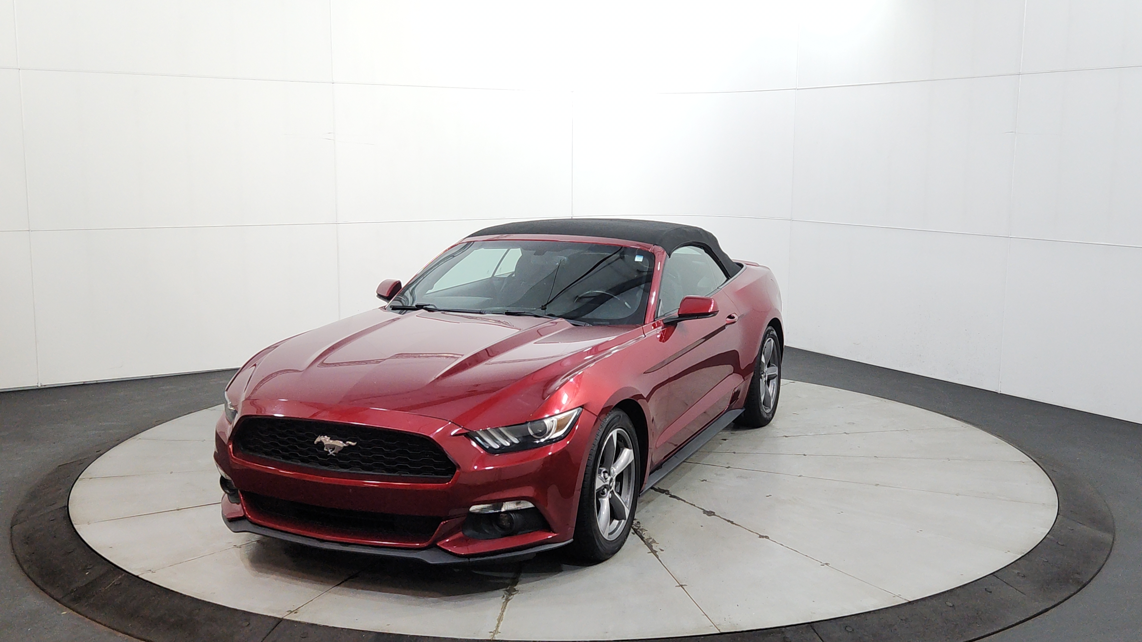 2015 Ford Mustang V6 Convertible's photo