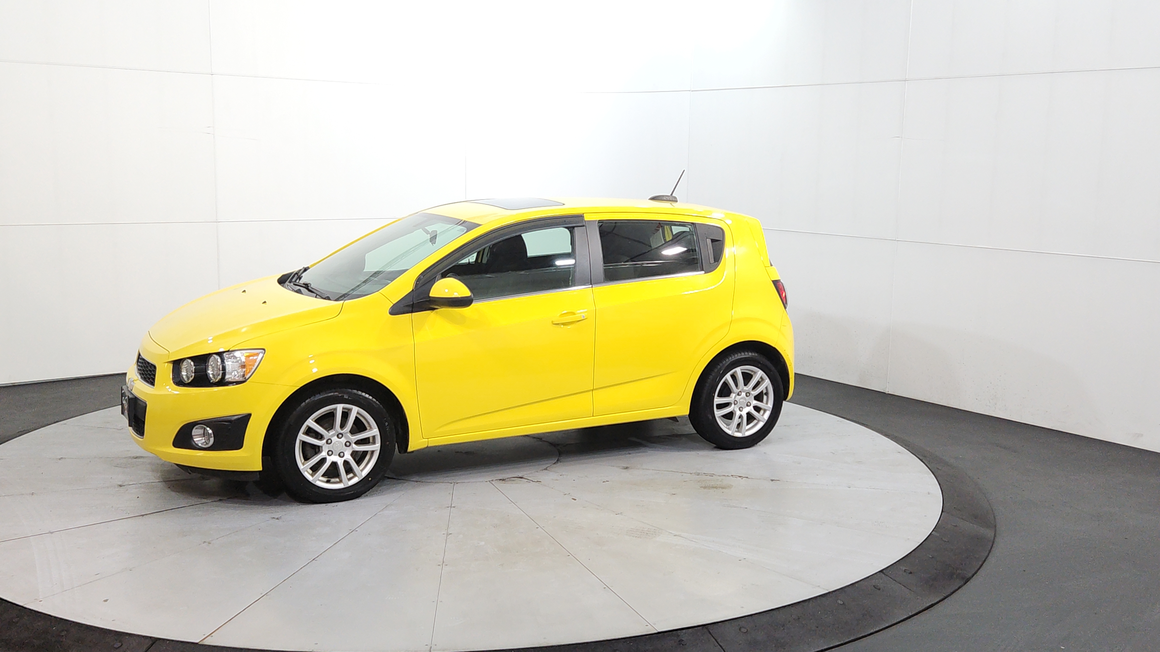 2015 Chevrolet Sonic 8