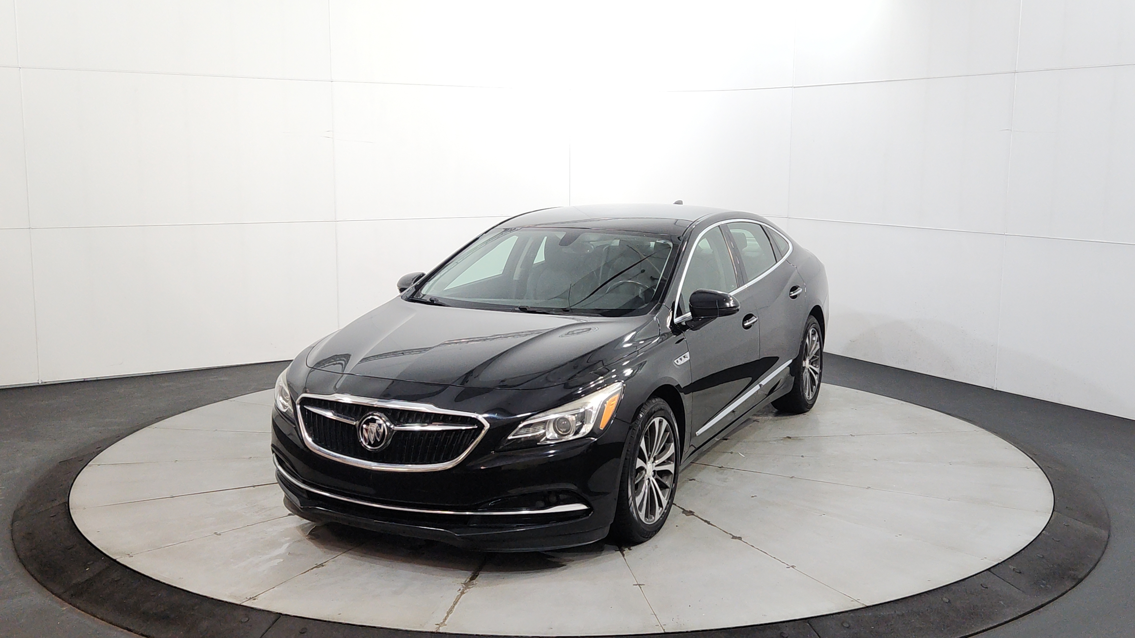 2017 Buick LaCrosse Essence's photo