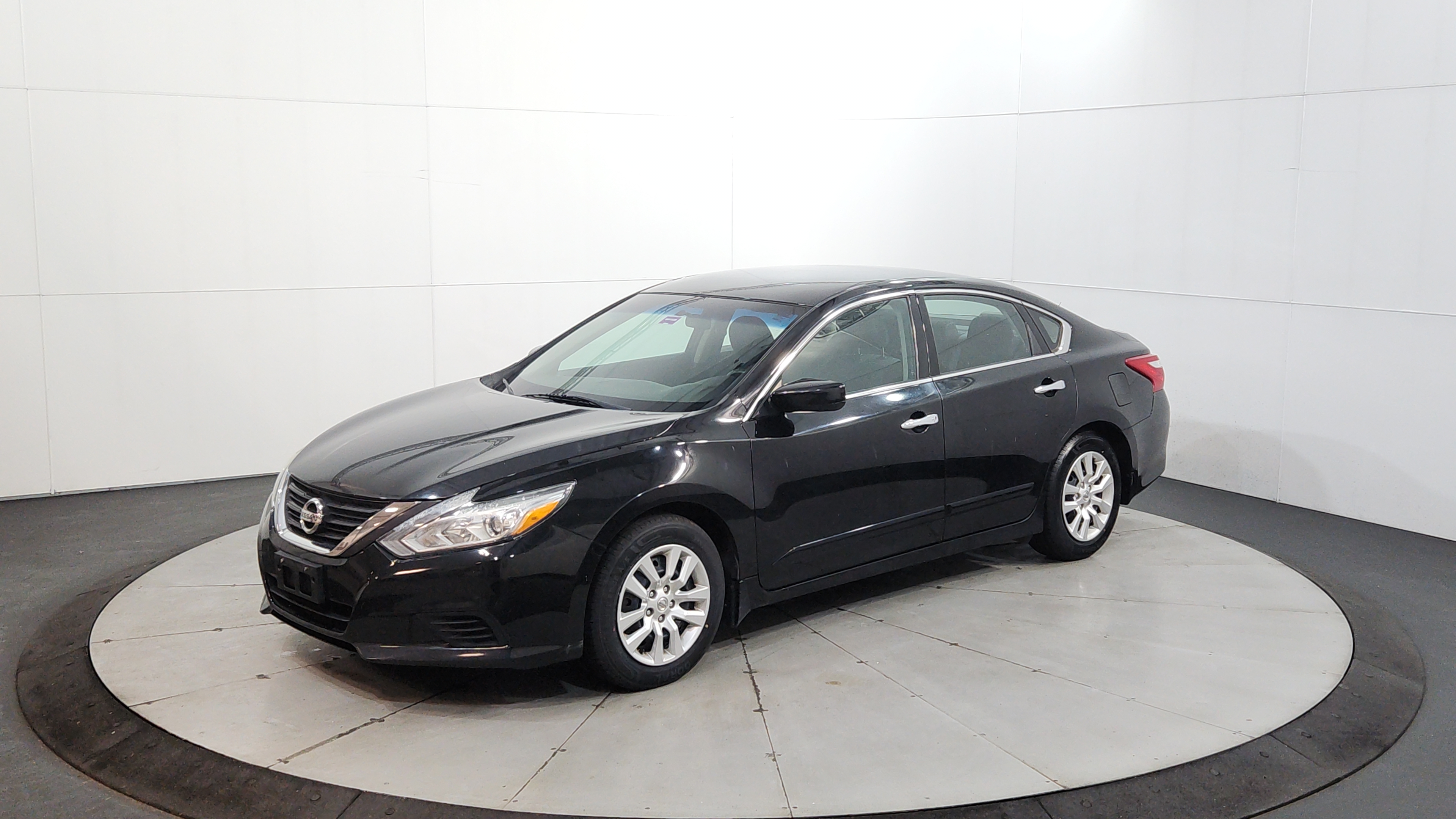 2016 Nissan Altima 2.5 S's photo