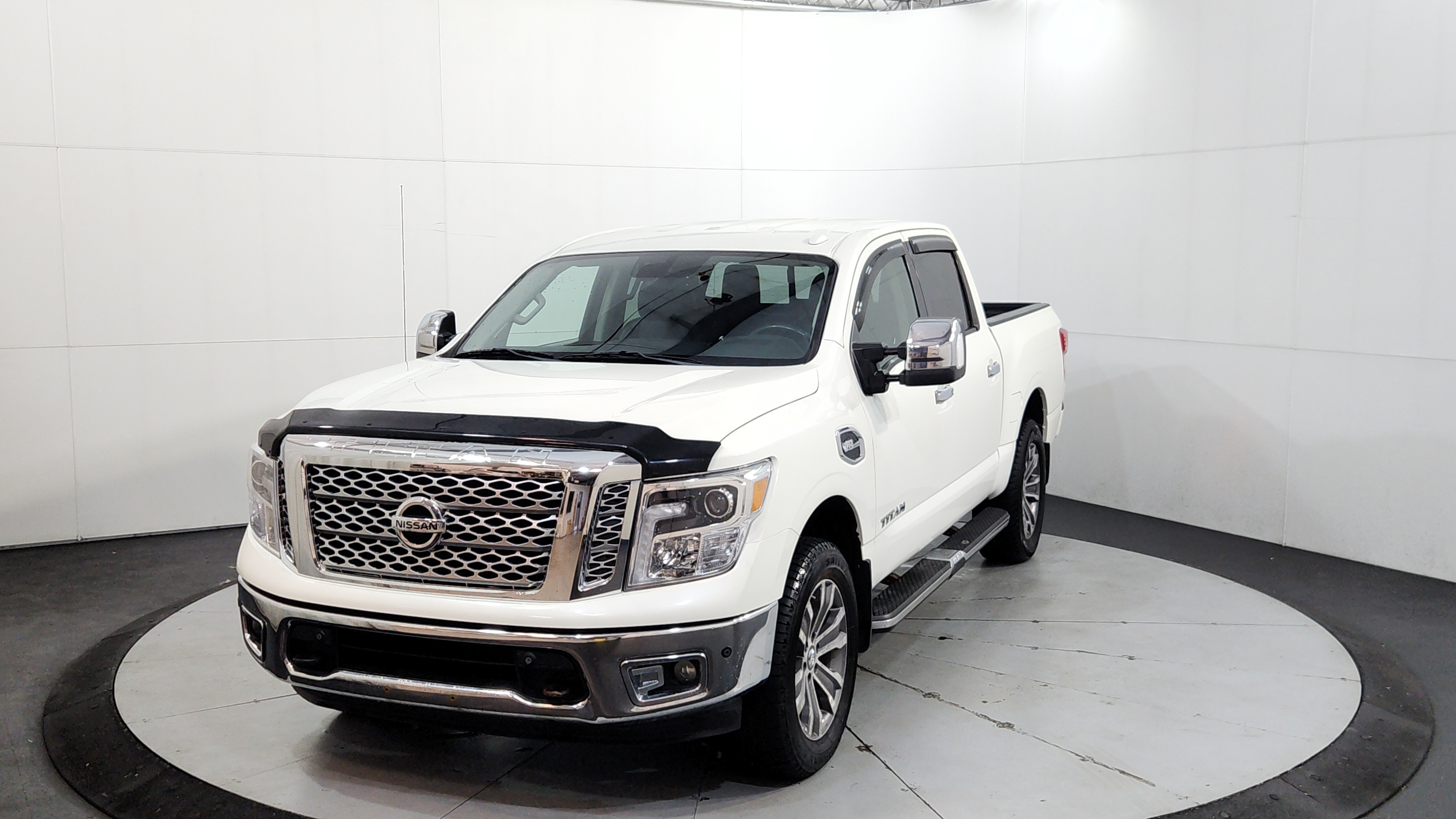 2017 Nissan Titan SL