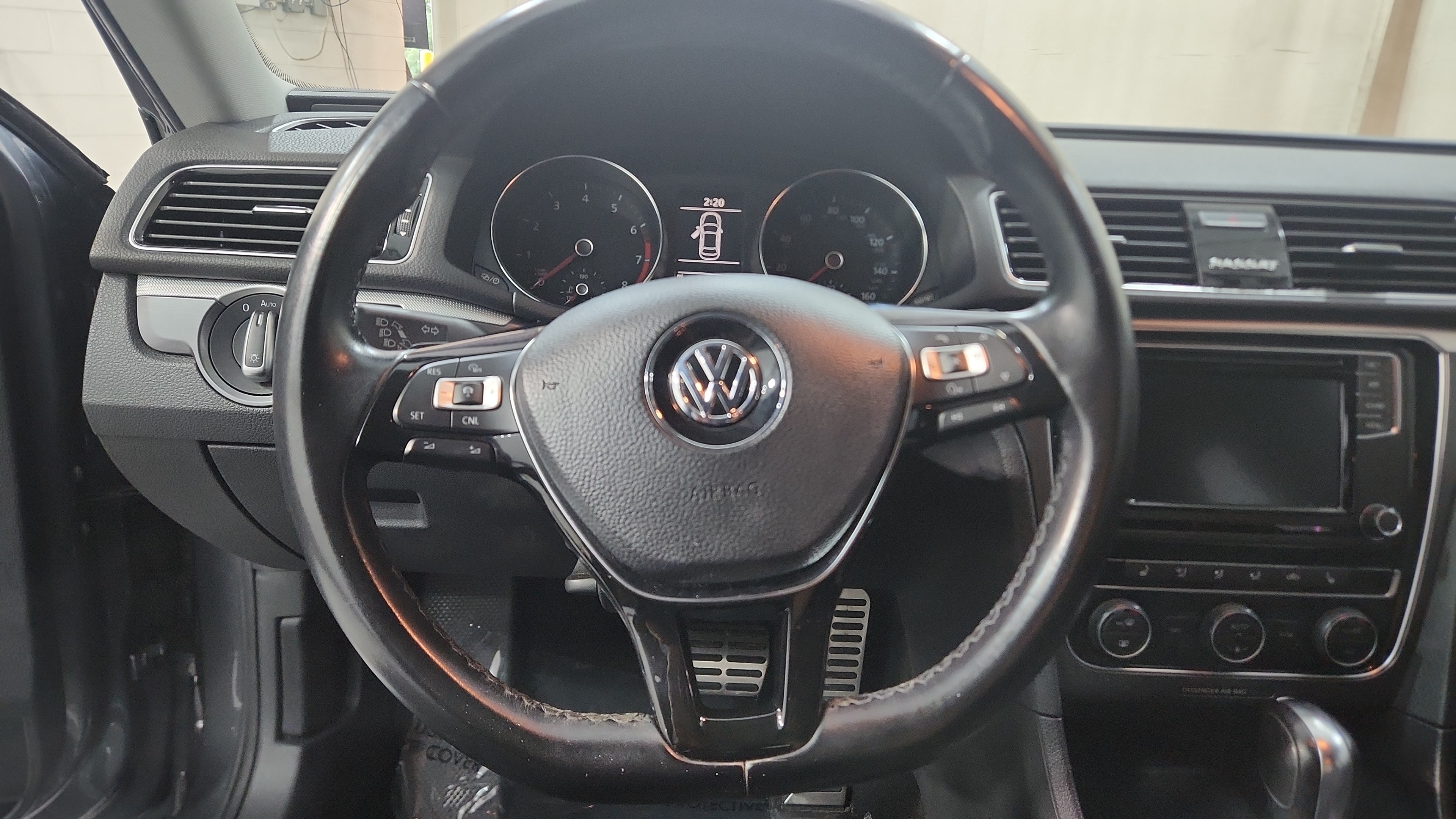 2018 Volkswagen Passat 14