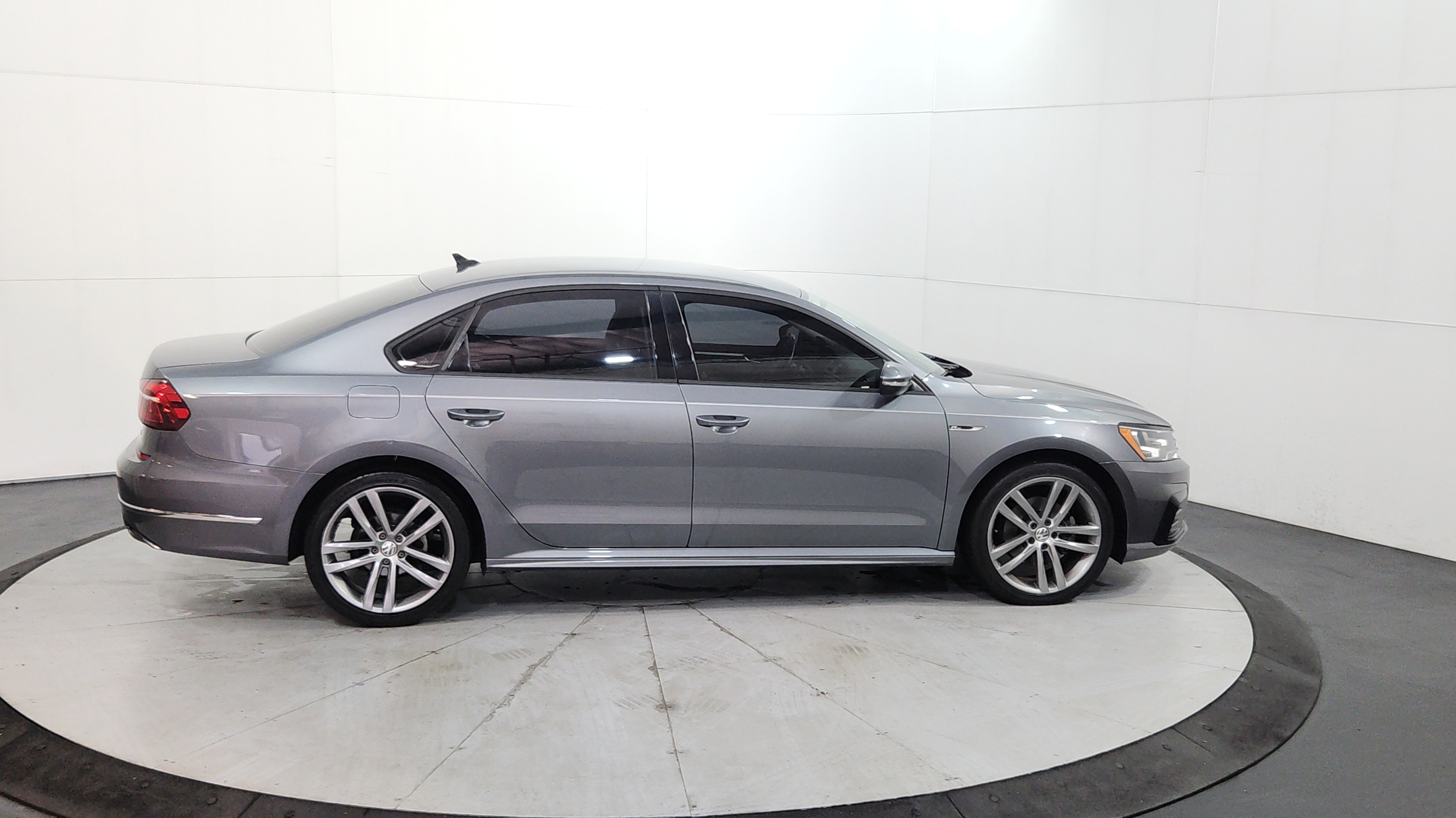 2018 Volkswagen Passat 4