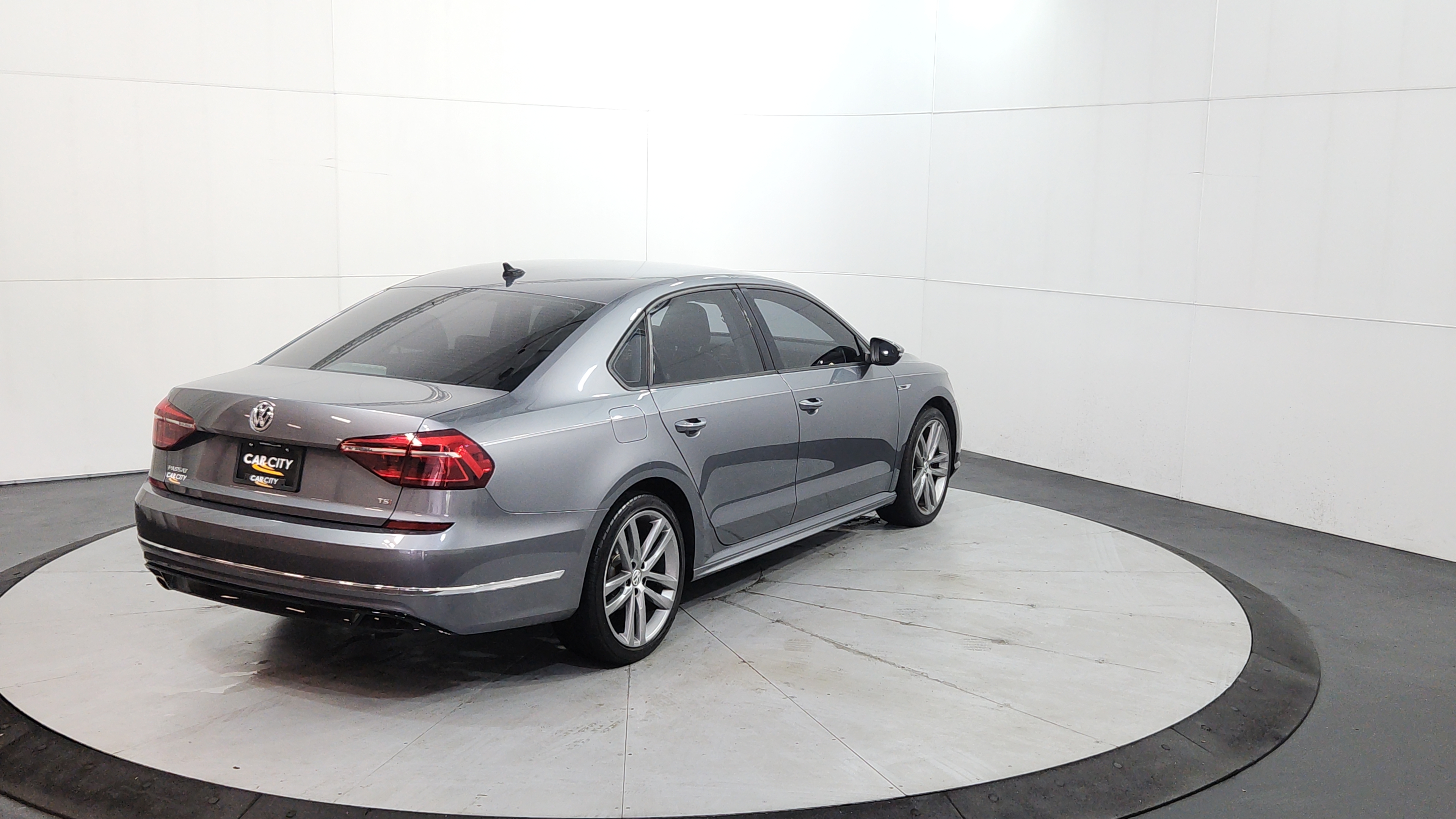 2018 Volkswagen Passat 5