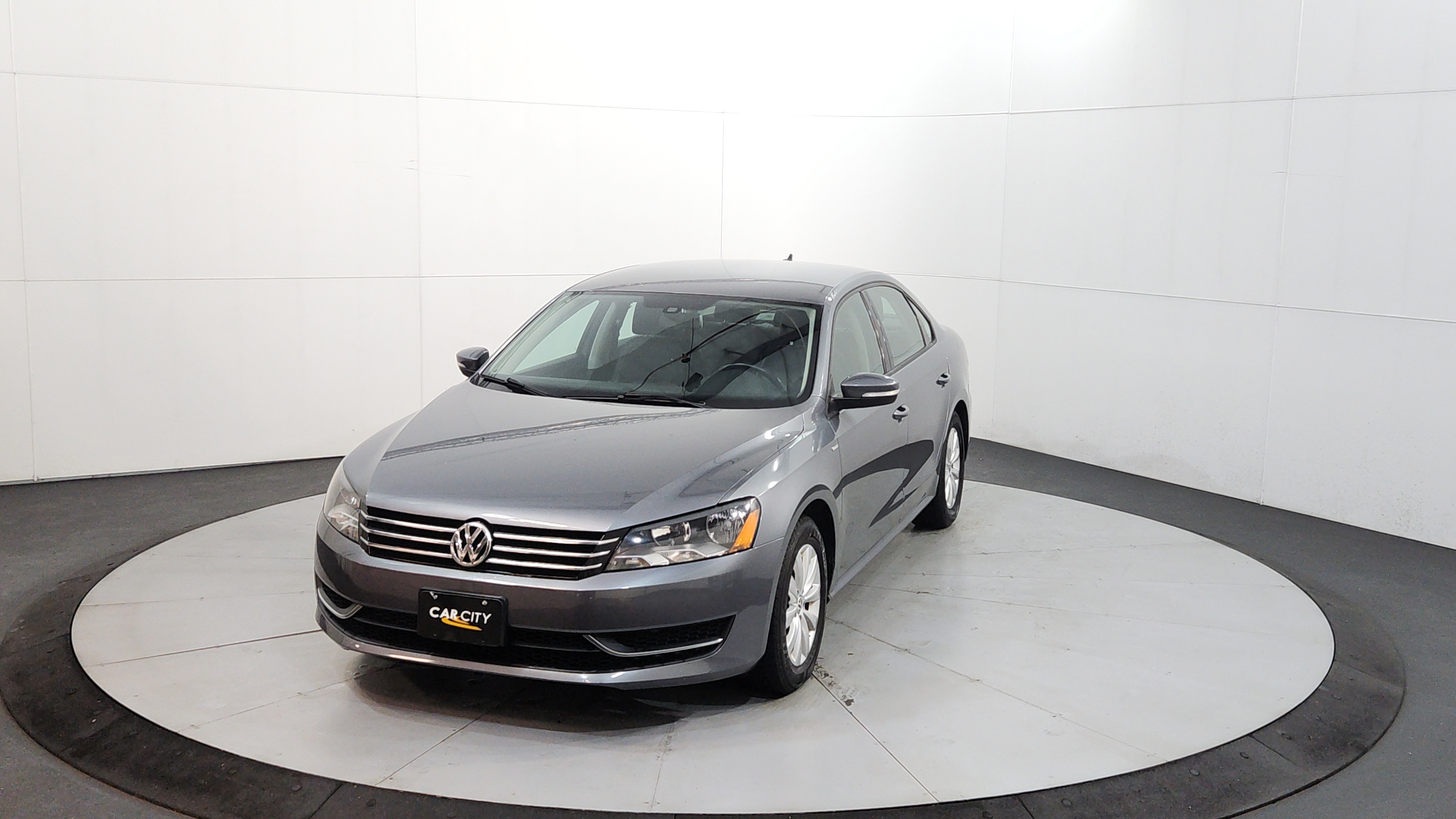 2014 Volkswagen Passat 2.5L Wolfsburg Edition Auto PZEV's photo