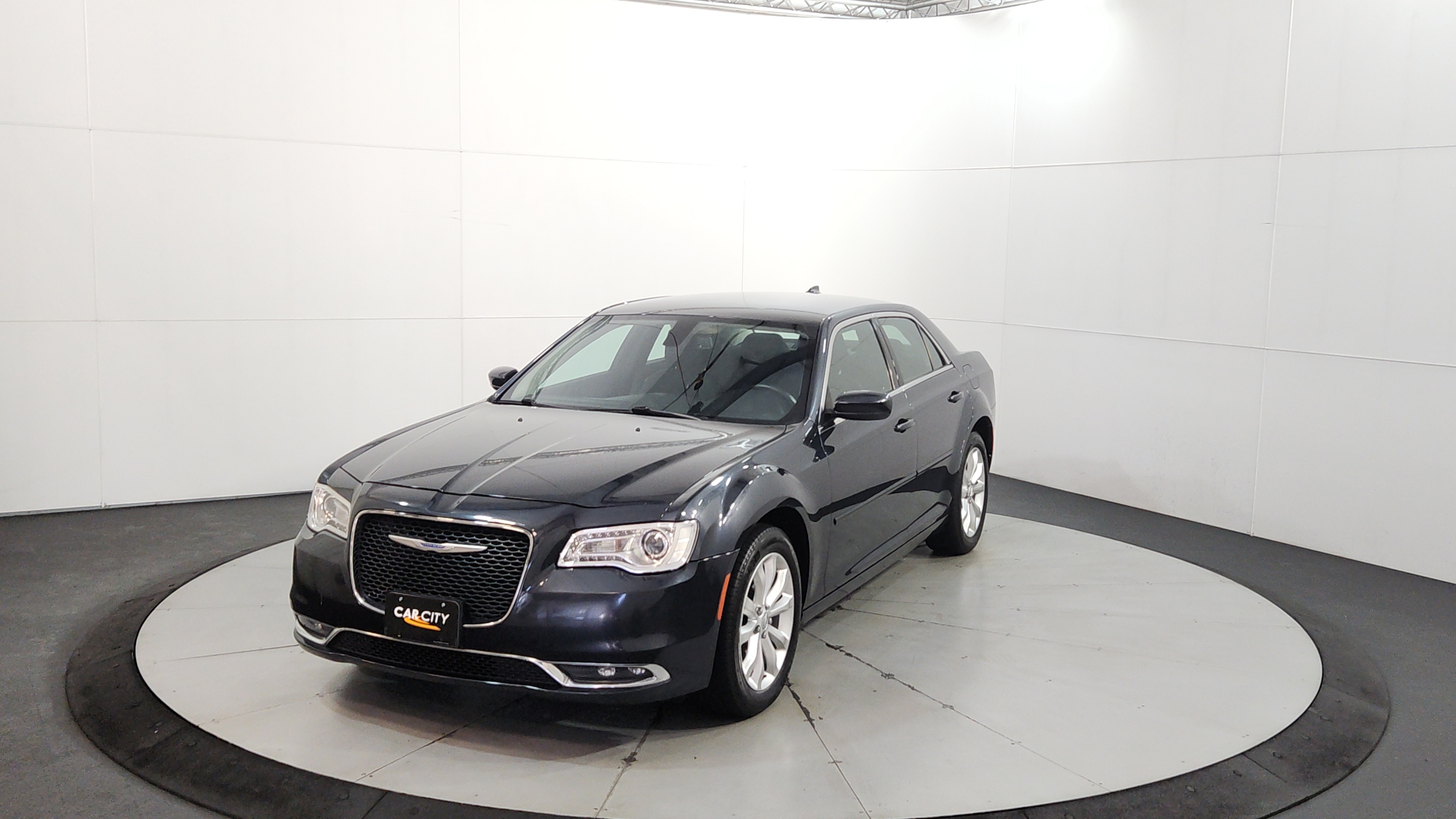 2018 Chrysler 300 Touring