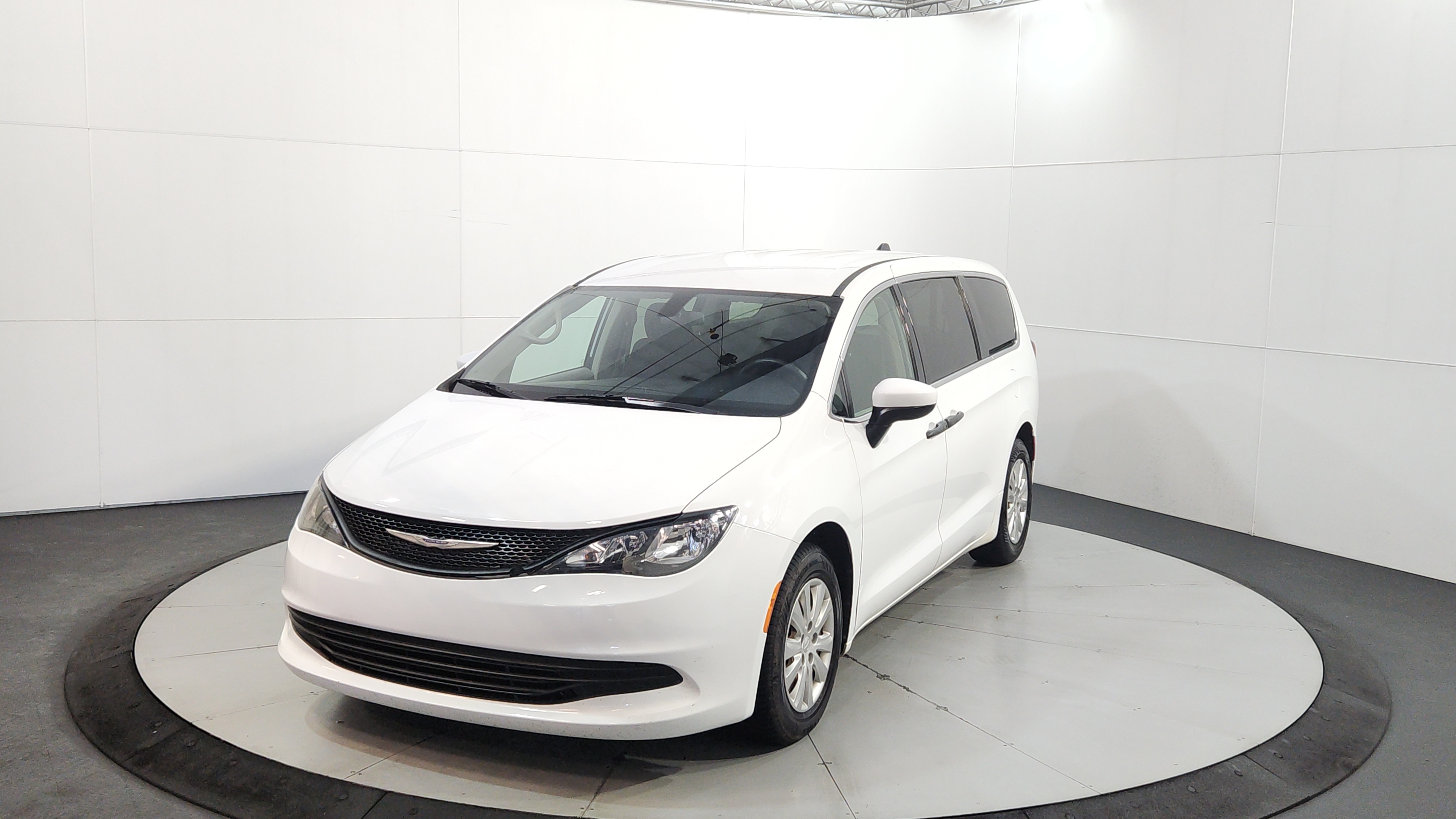 2020 Chrysler Voyager L