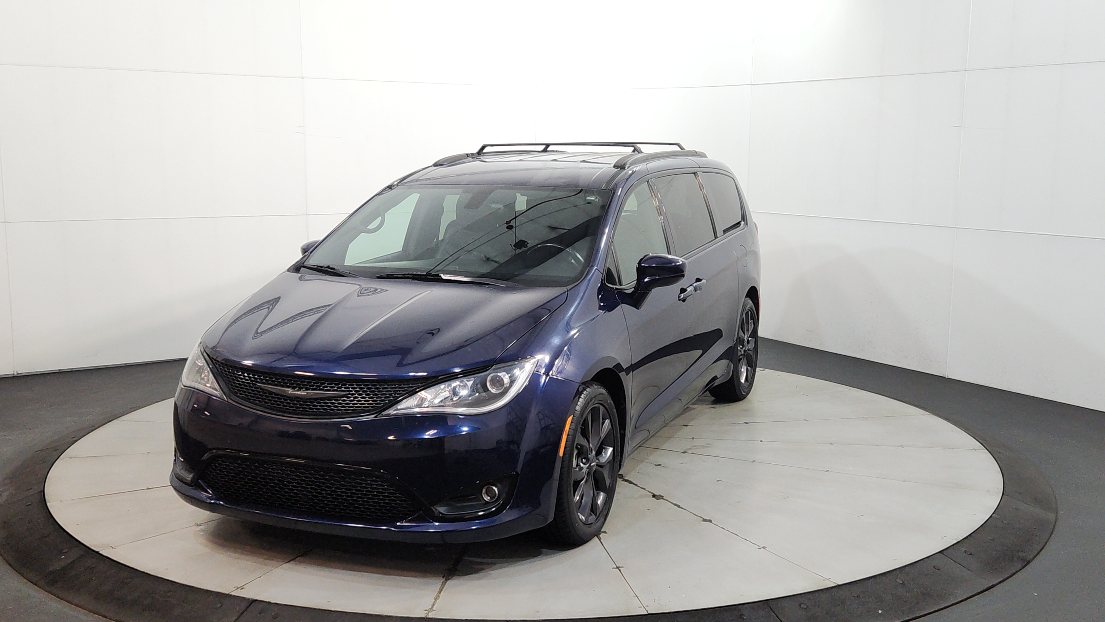2018 Chrysler Pacifica Touring L's photo
