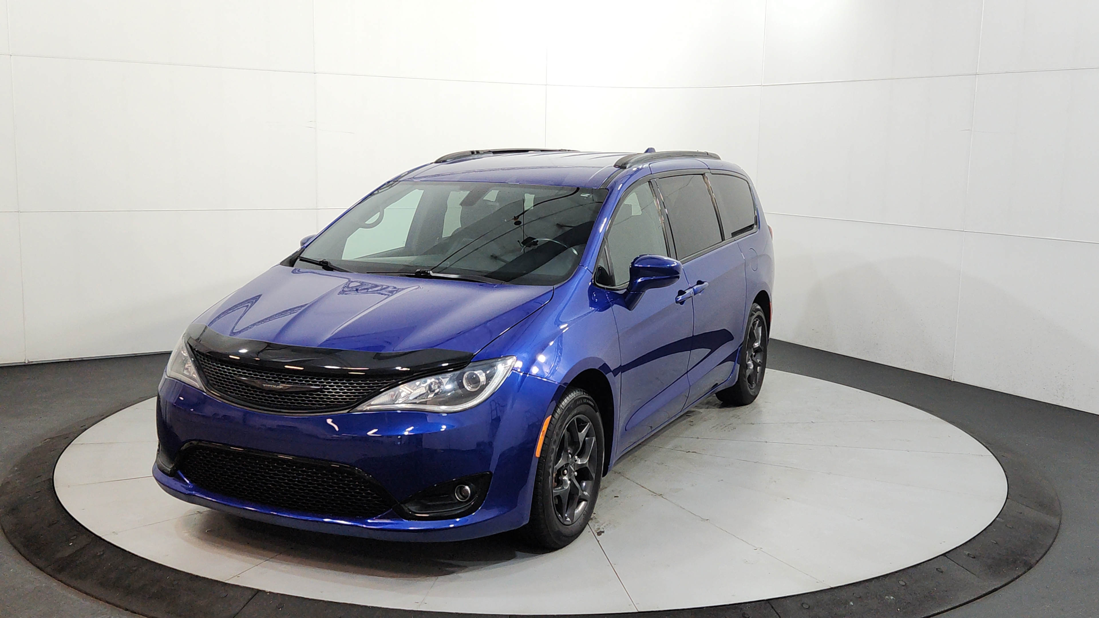 2018 Chrysler Pacifica Touring L Plus's photo