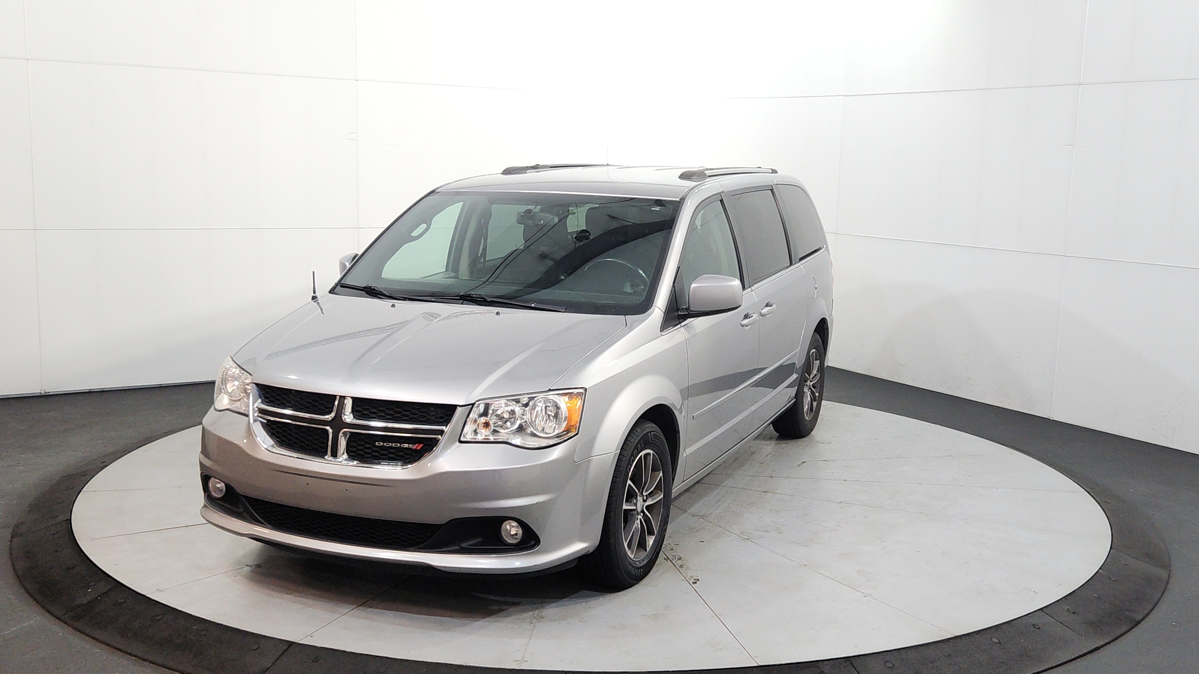 2017 Dodge Grand Caravan SXT's photo