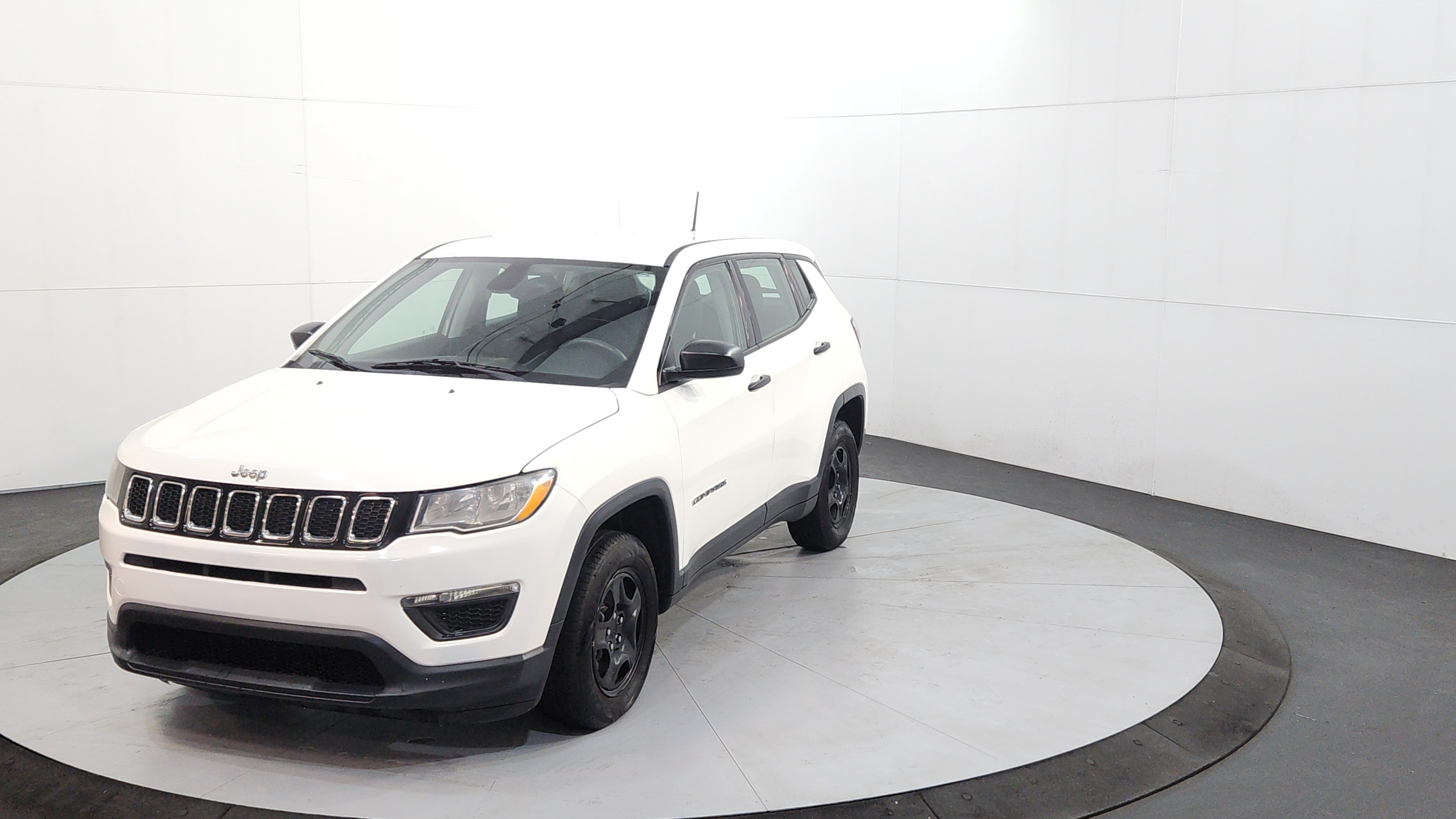 2018 Jeep Compass Sport's photo