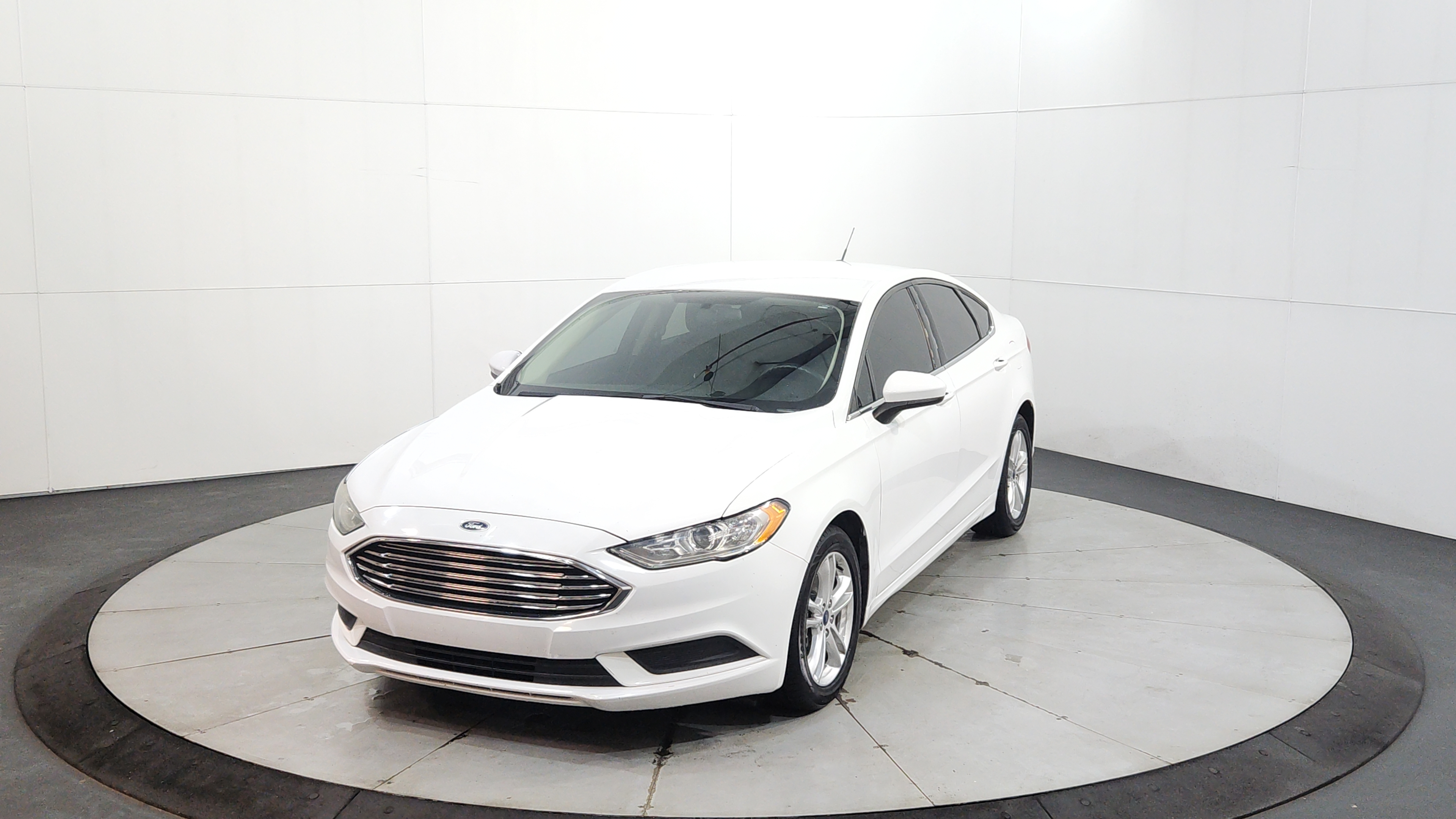 2018 Ford Fusion SE FWD's photo