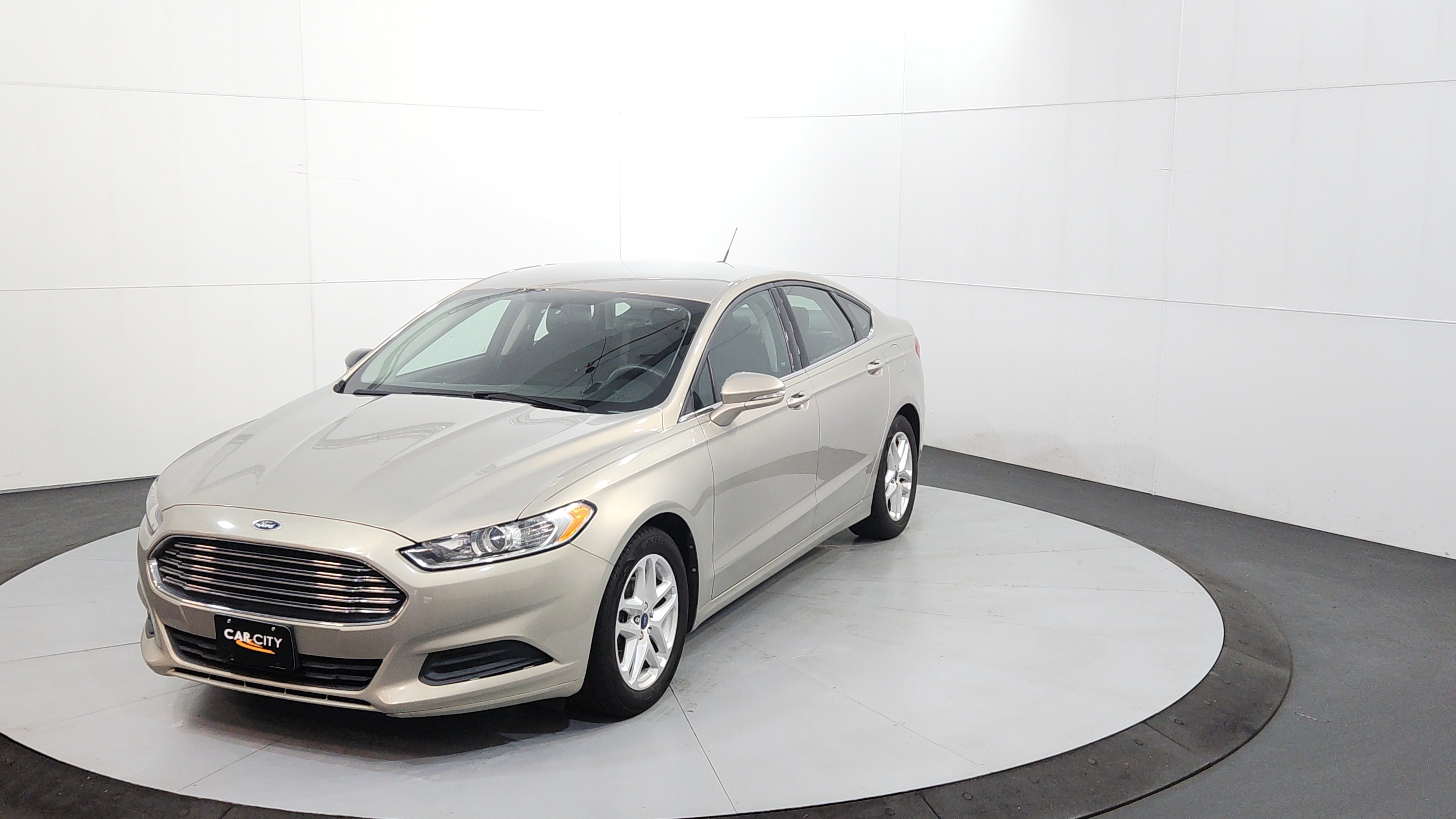 2015 Ford Fusion SE FWD's photo