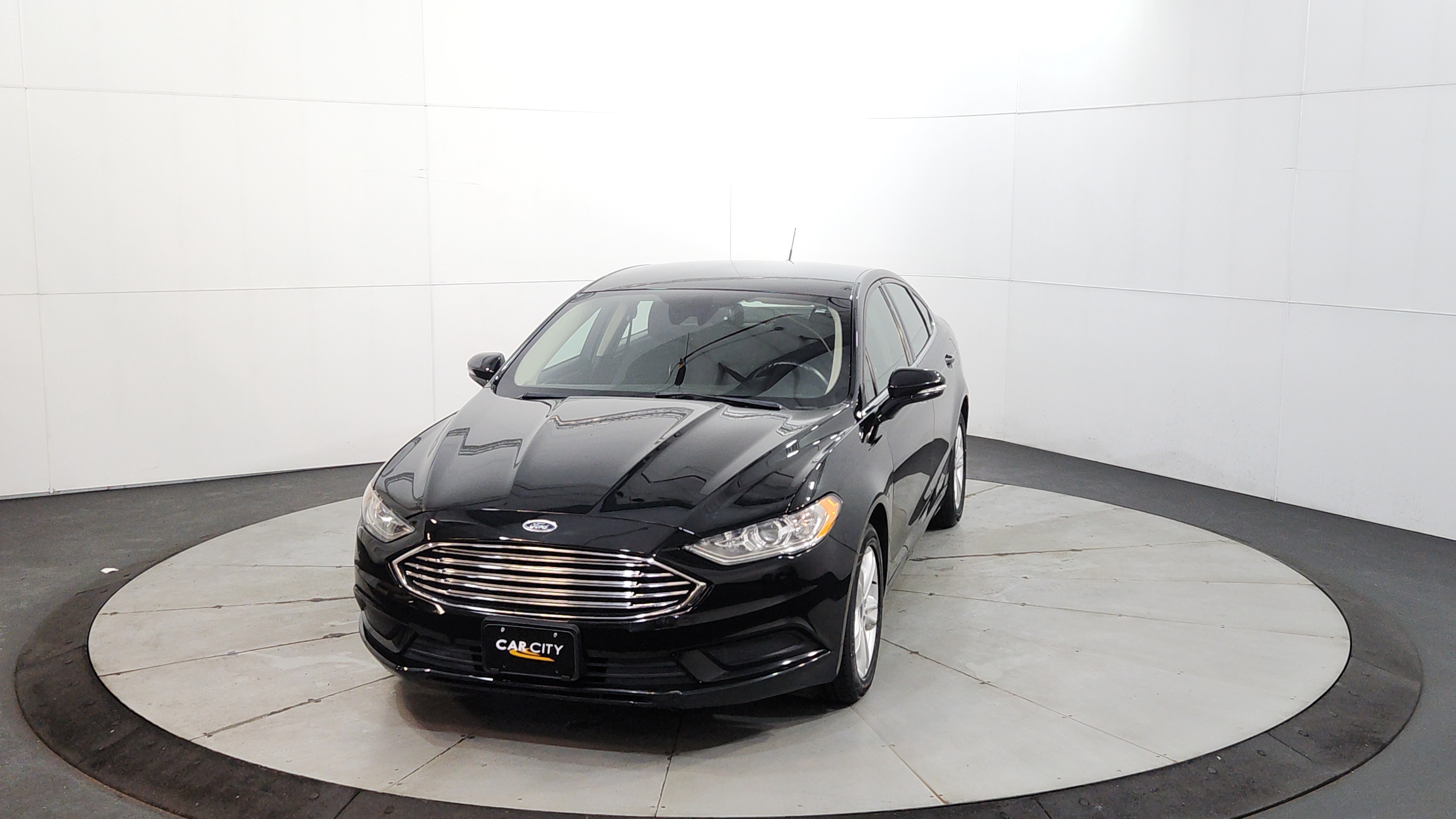 2018 Ford Fusion SE FWD's photo