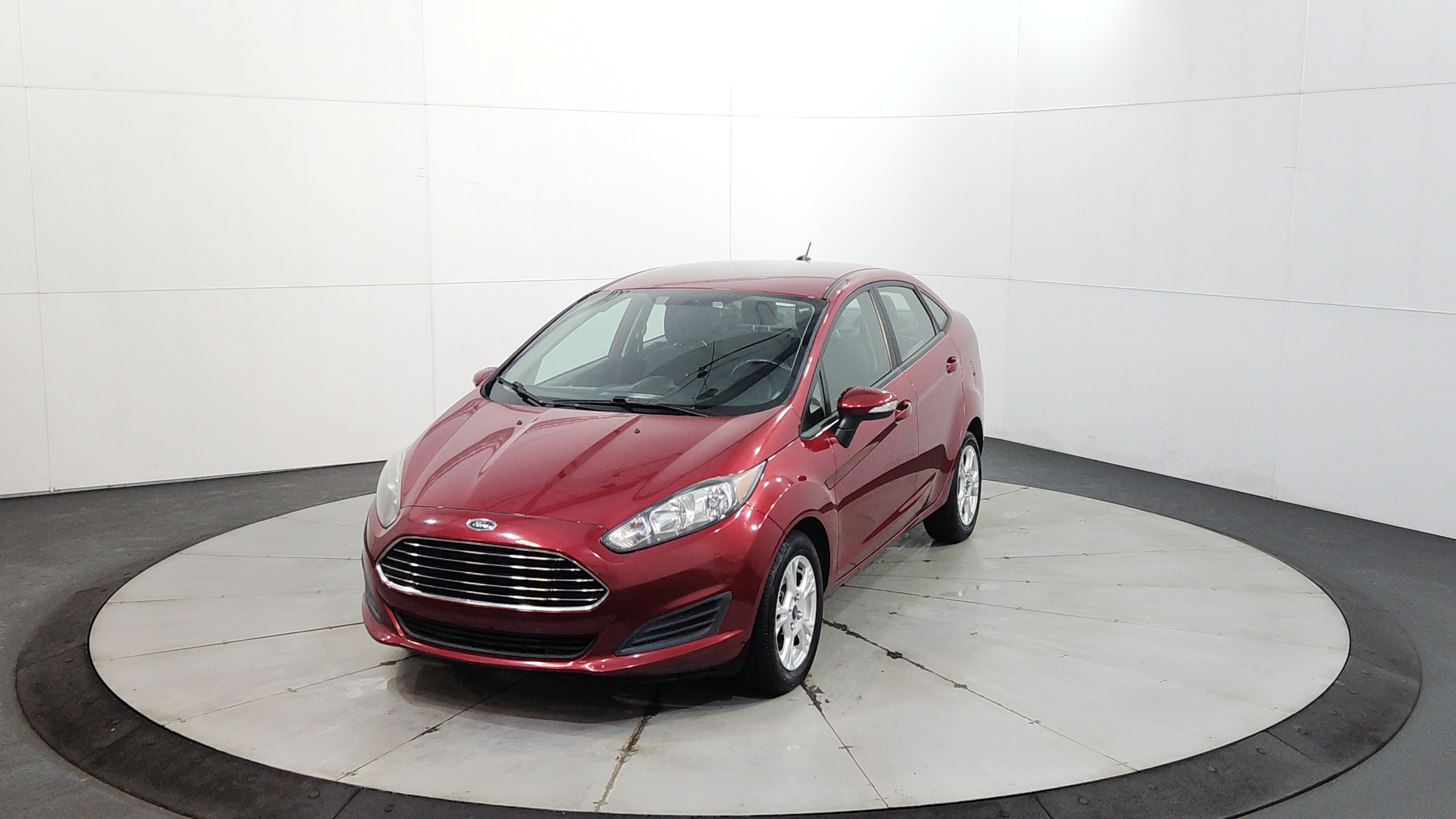 2016 Ford Fiesta SE Sedan's photo