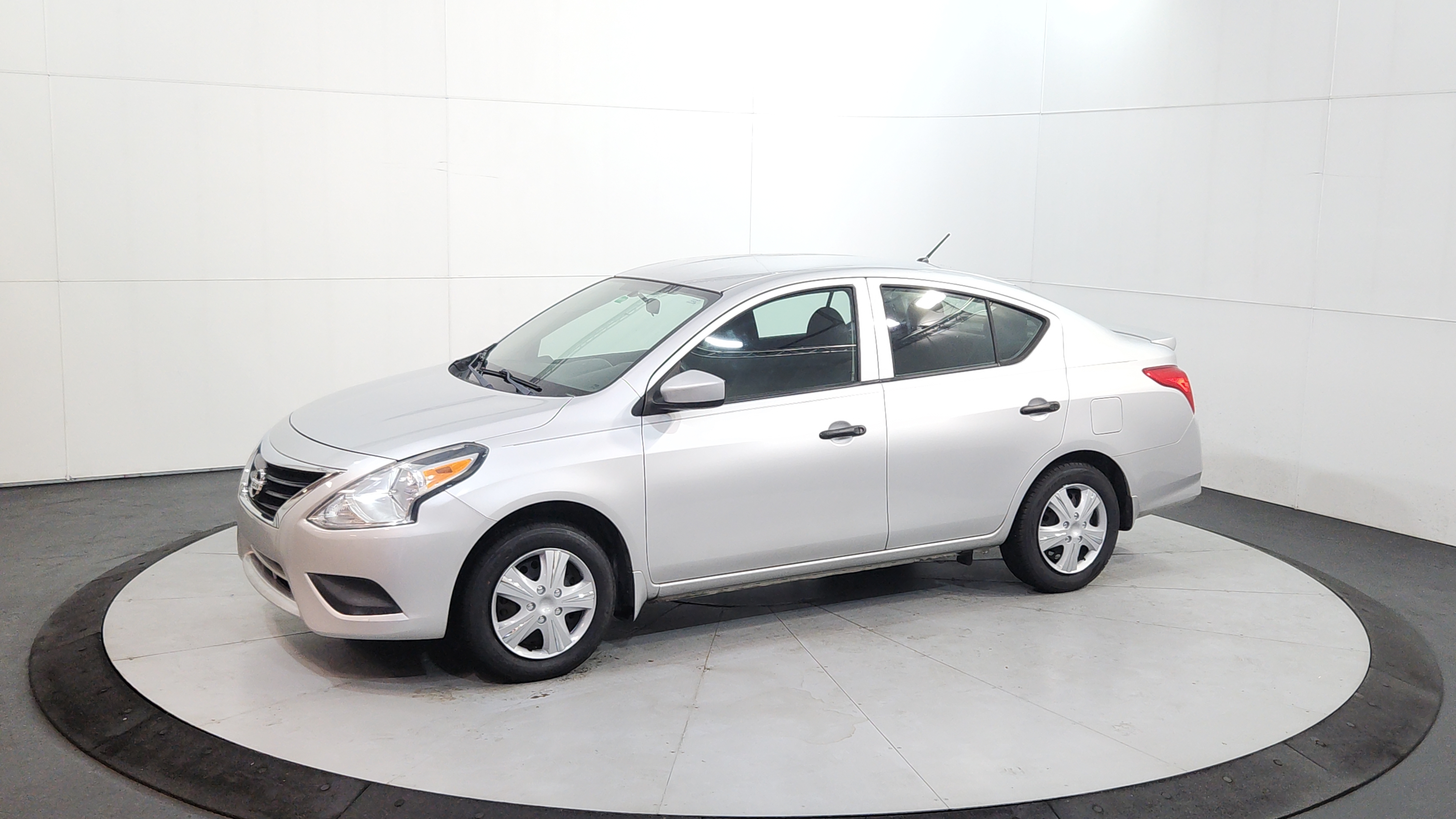 2018 Nissan Versa Sedan 8