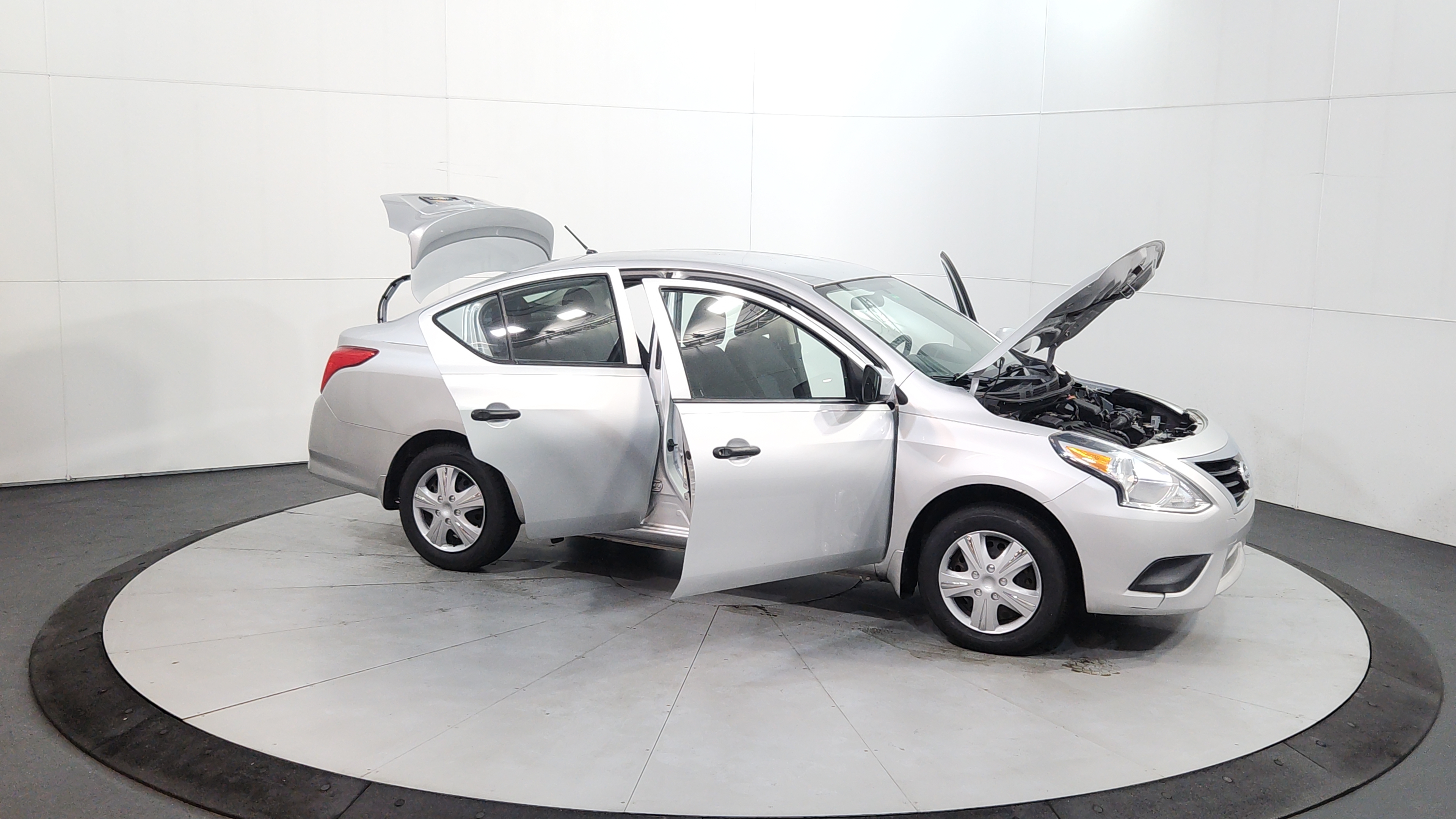 2018 Nissan Versa Sedan 10