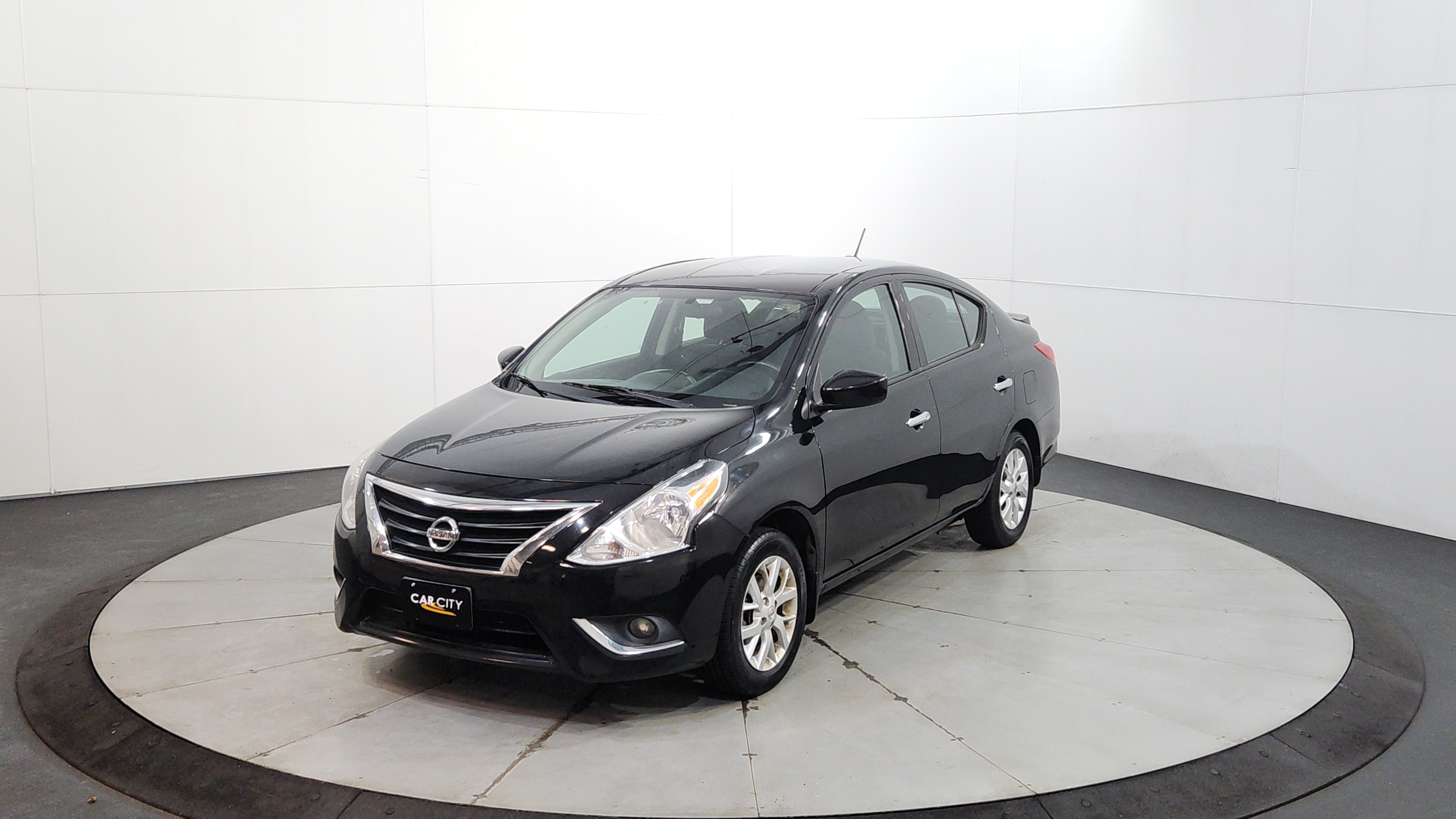 2019 Nissan Versa 1.6 SV CVT's photo