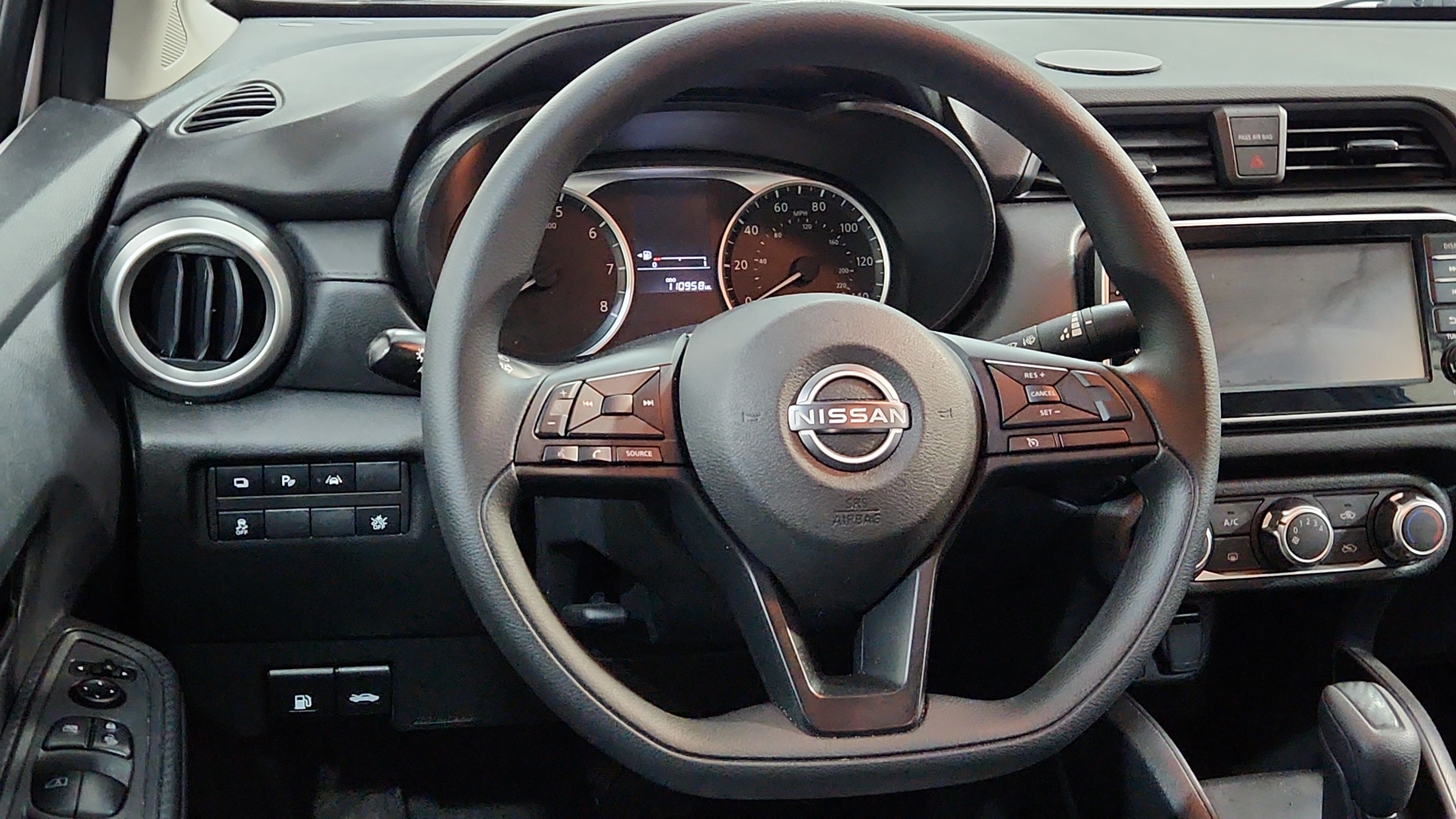 2023 Nissan Versa Sedan 14