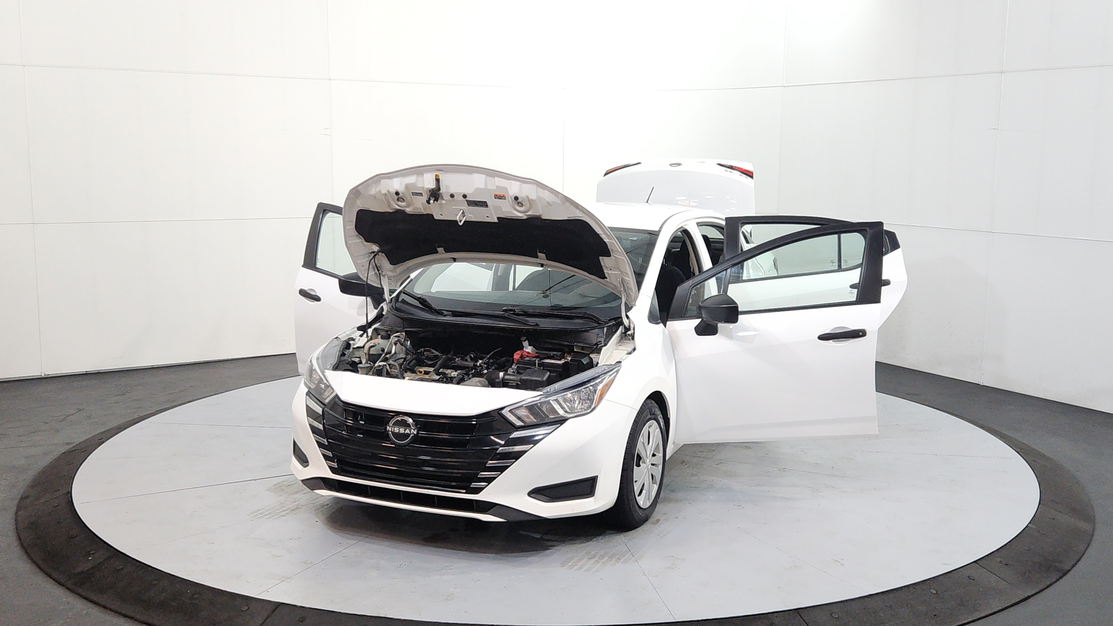2023 Nissan Versa Sedan 9