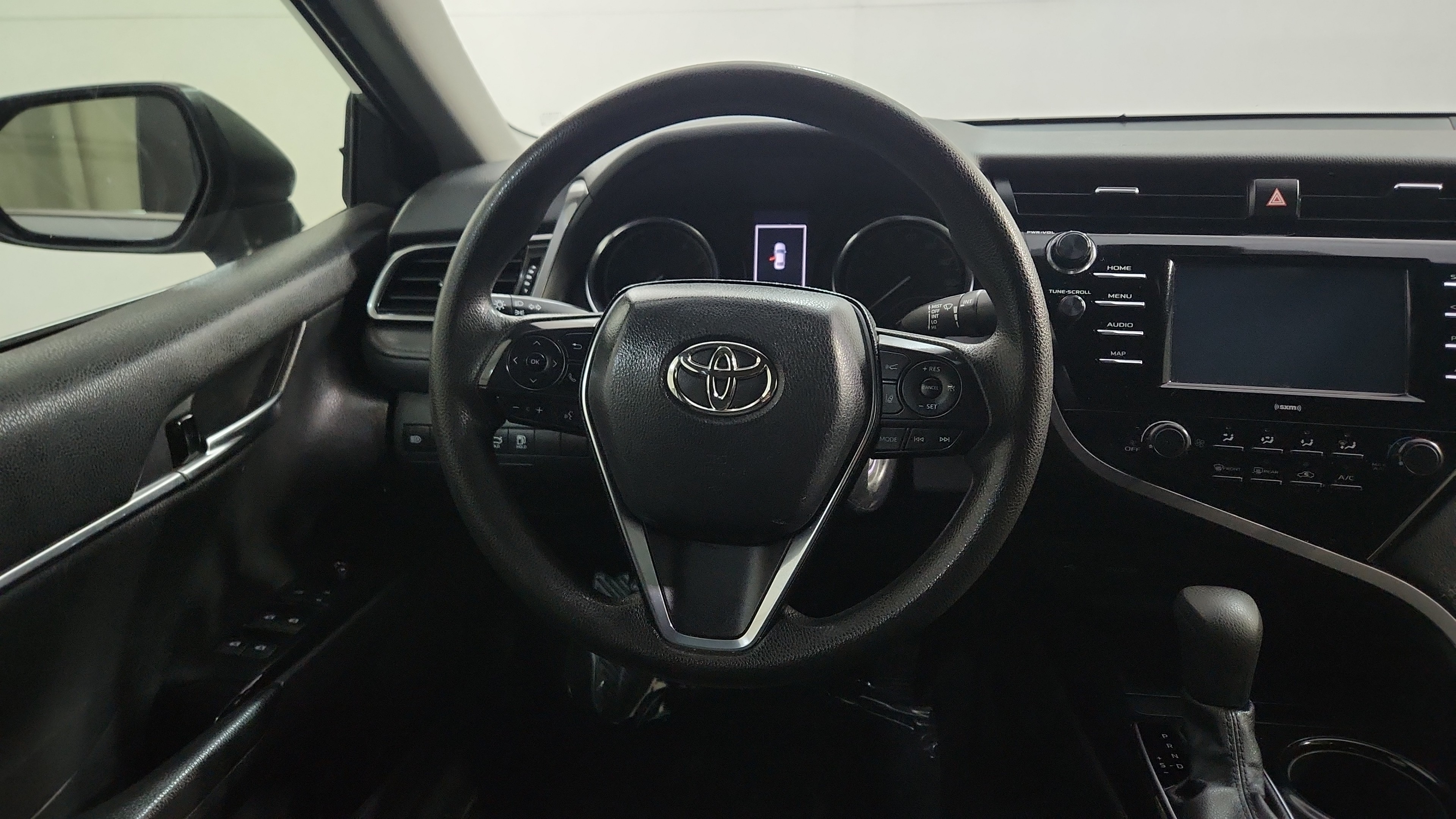2020 Toyota Camry LE - Photo 14