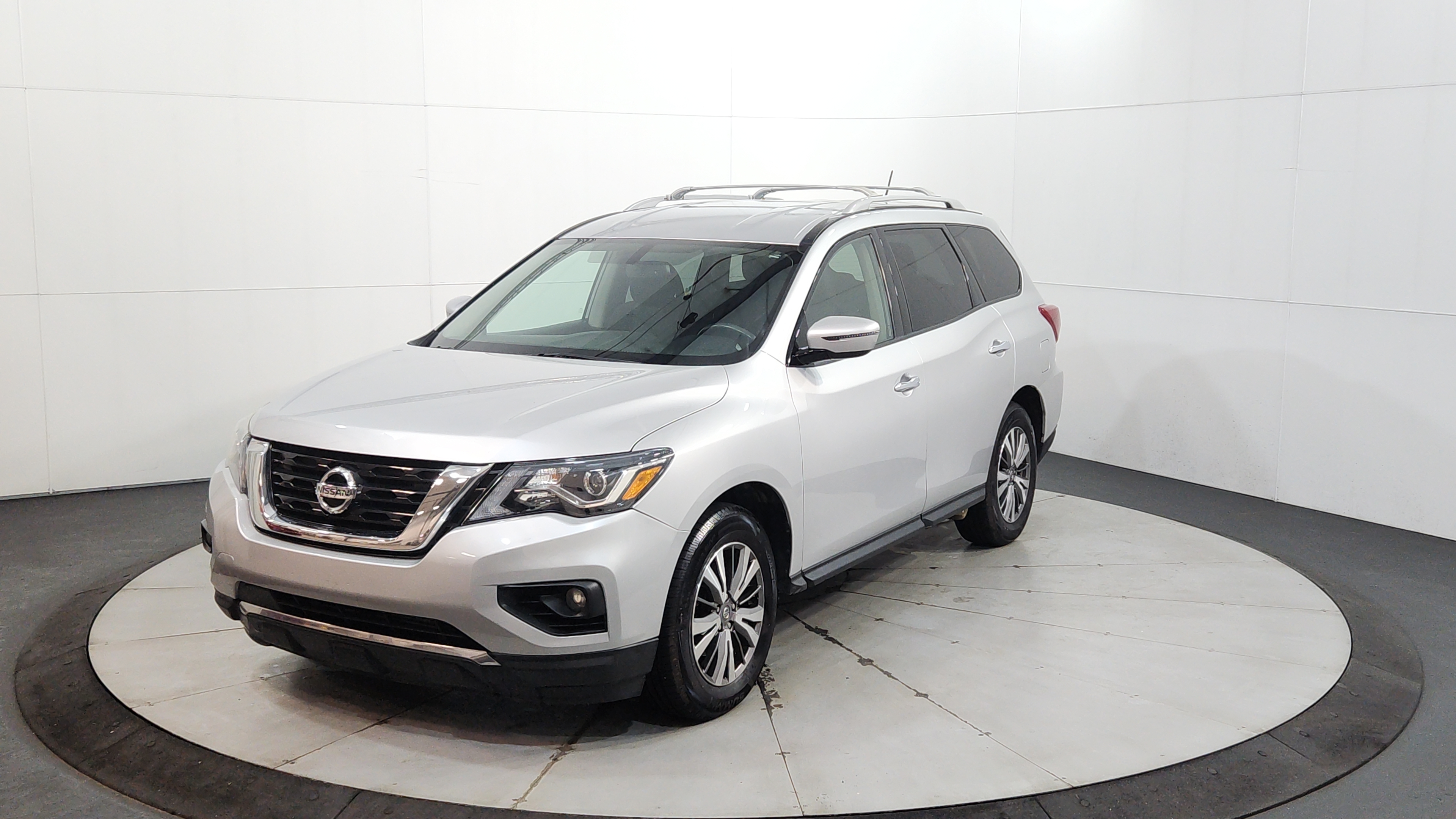 2018 Nissan Pathfinder SV 4WD's photo