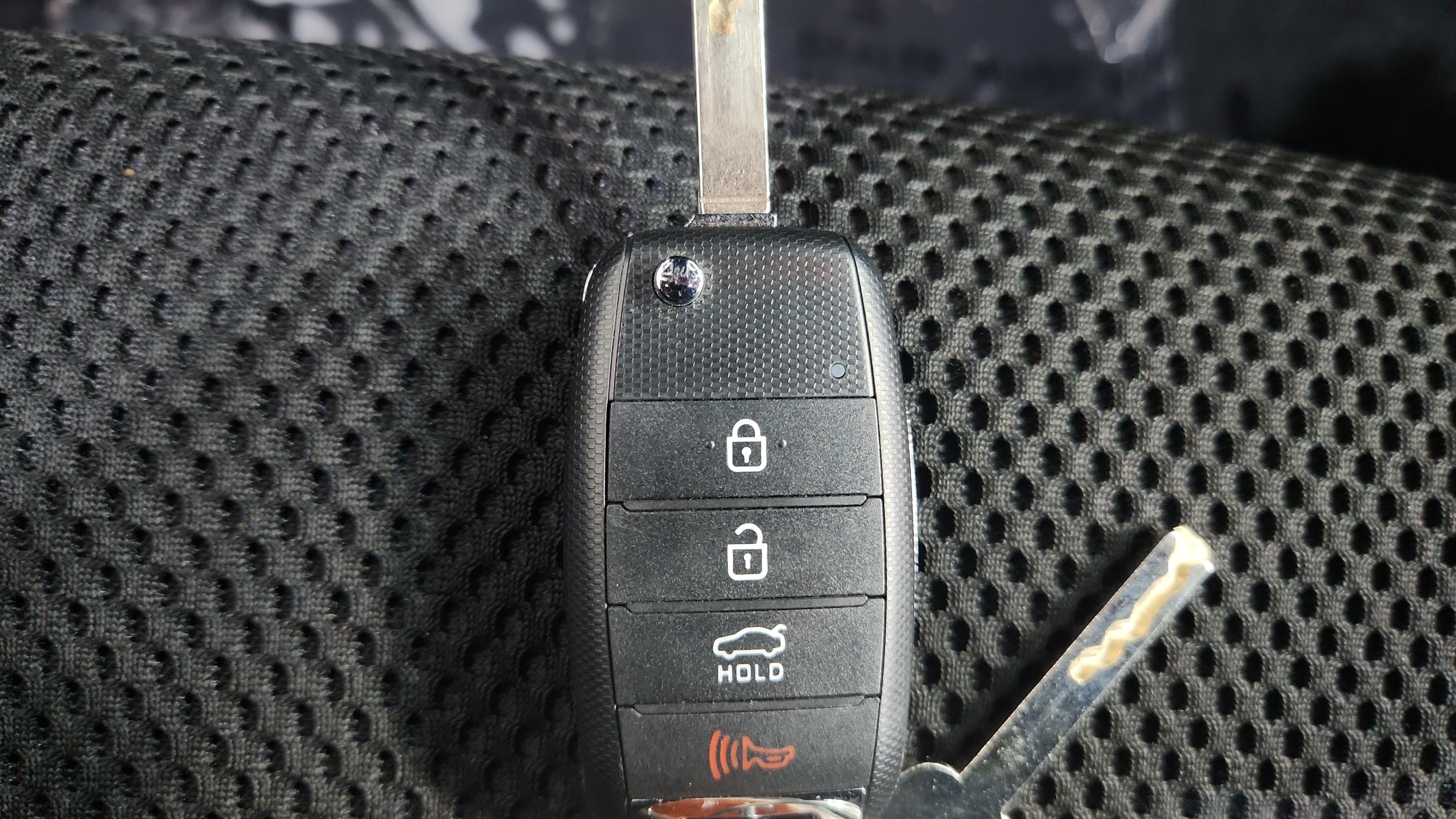 2019 Kia Optima 16