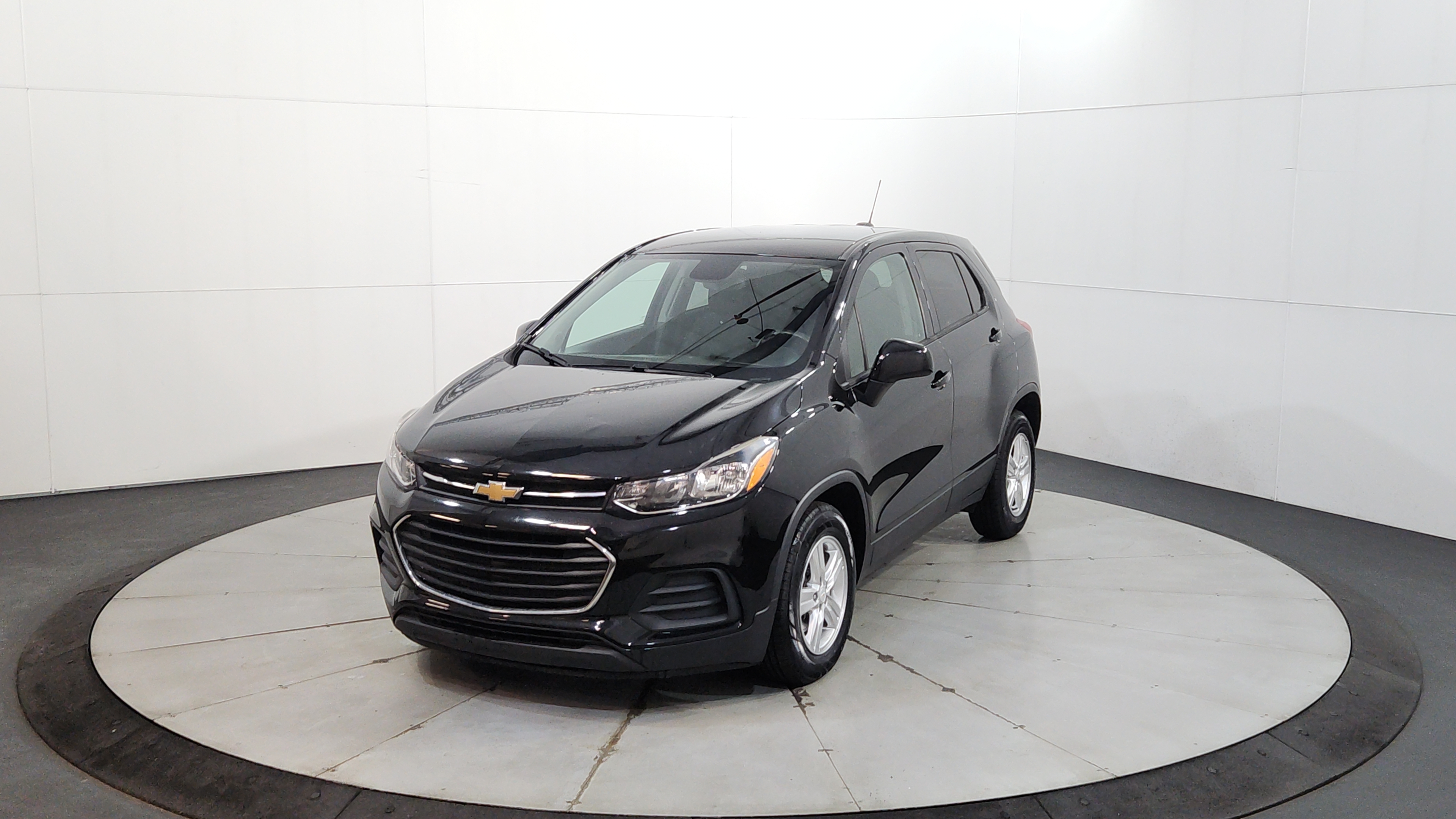 2020 Chevrolet Trax LS's photo