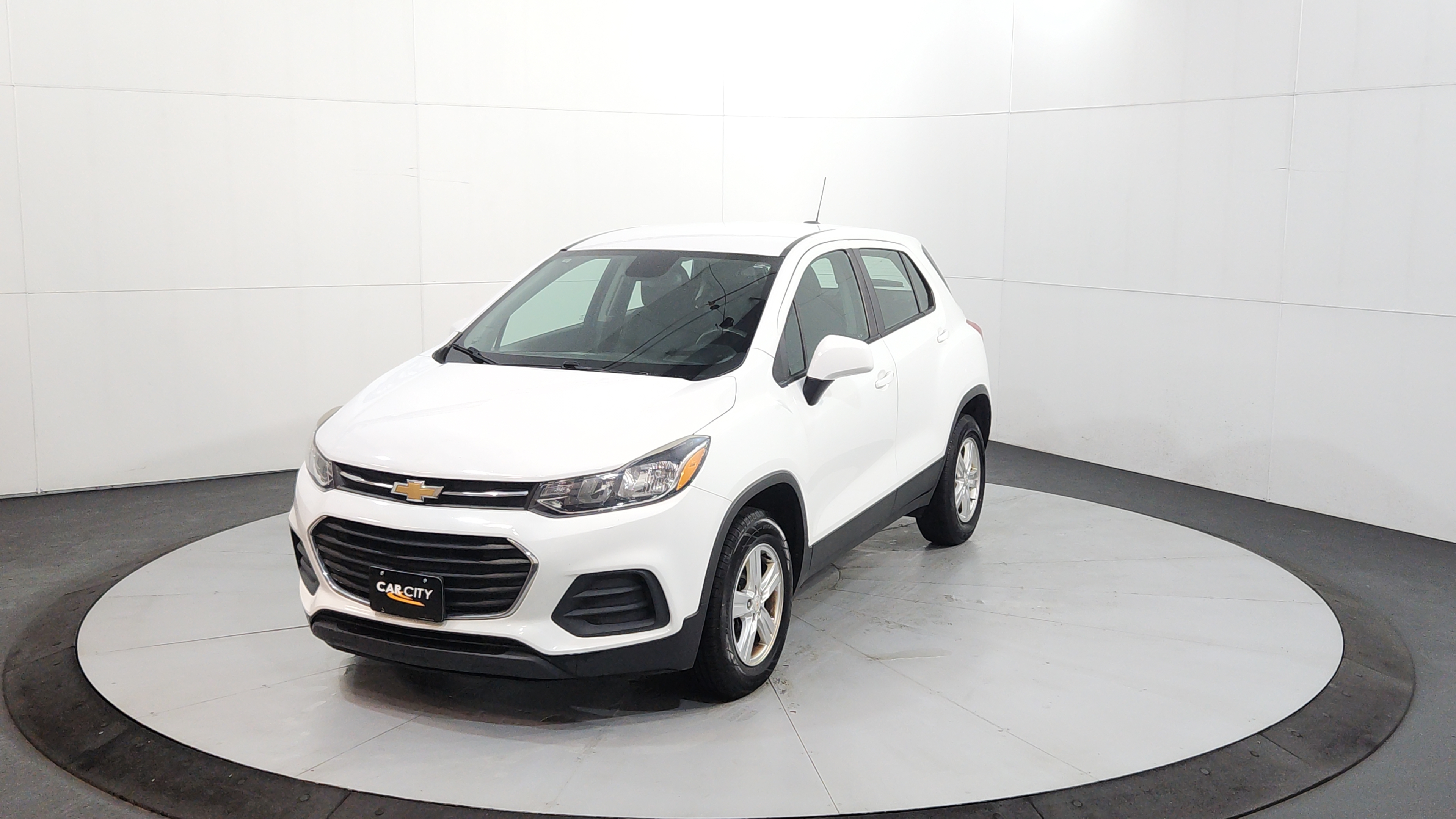 2018 Chevrolet Trax LS AWD's photo