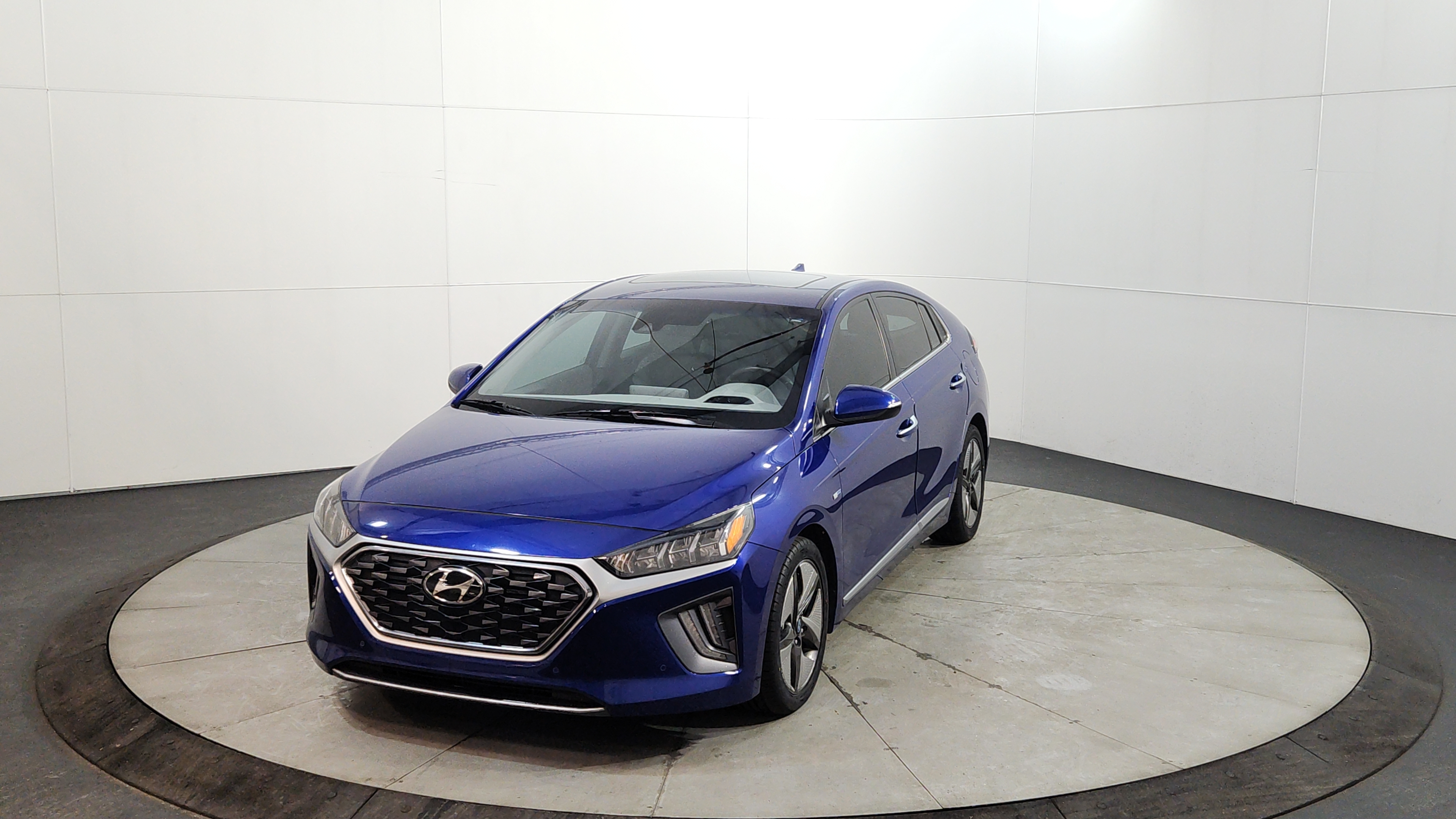 2020 Hyundai Ioniq 1.6 Limited Hybrid DCT's photo