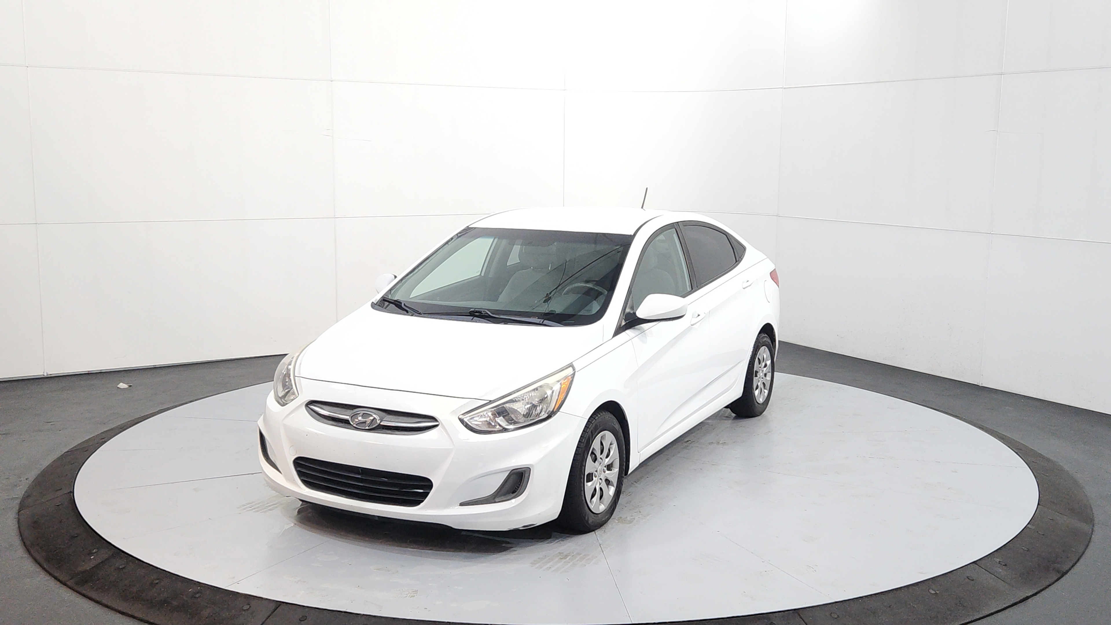2017 Hyundai Accent SE 4-Door 6-Speed Automatic's photo