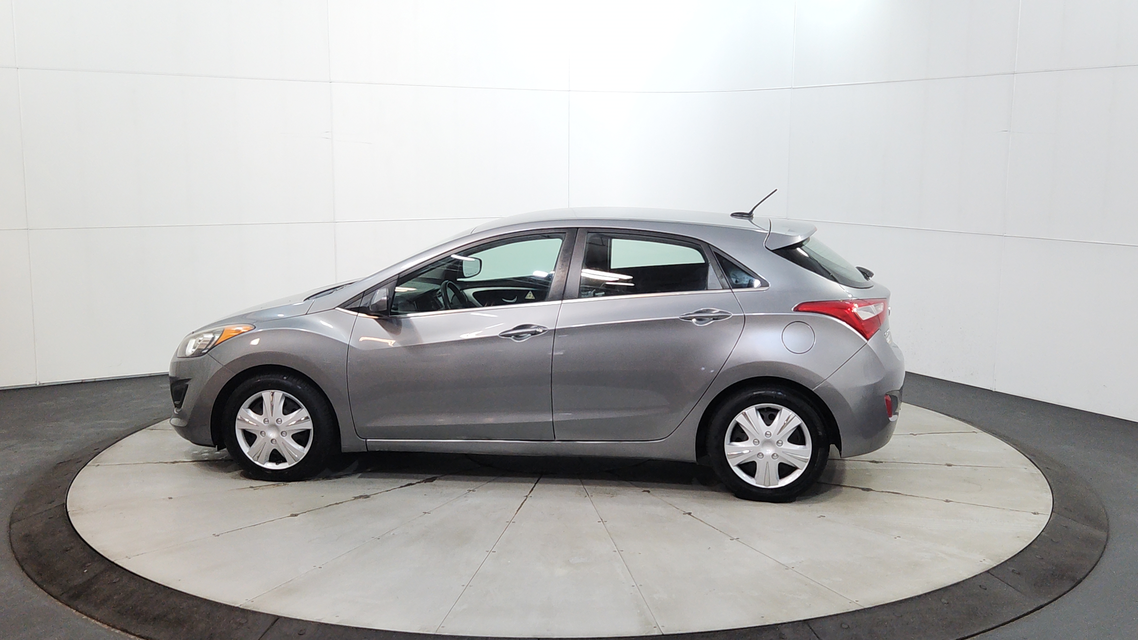 2017 Hyundai Elantra GT 7