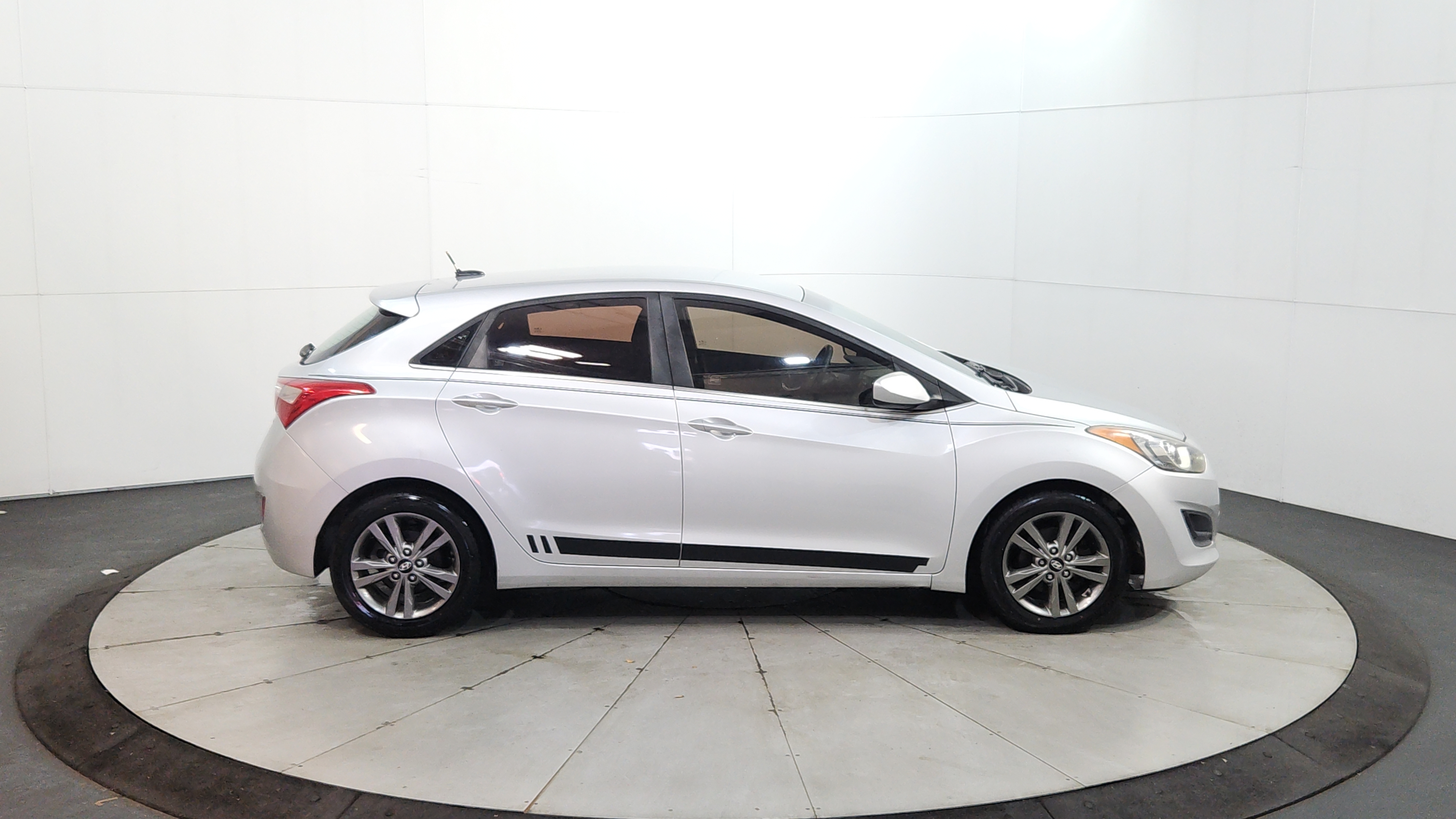 2017 Hyundai Elantra GT 4