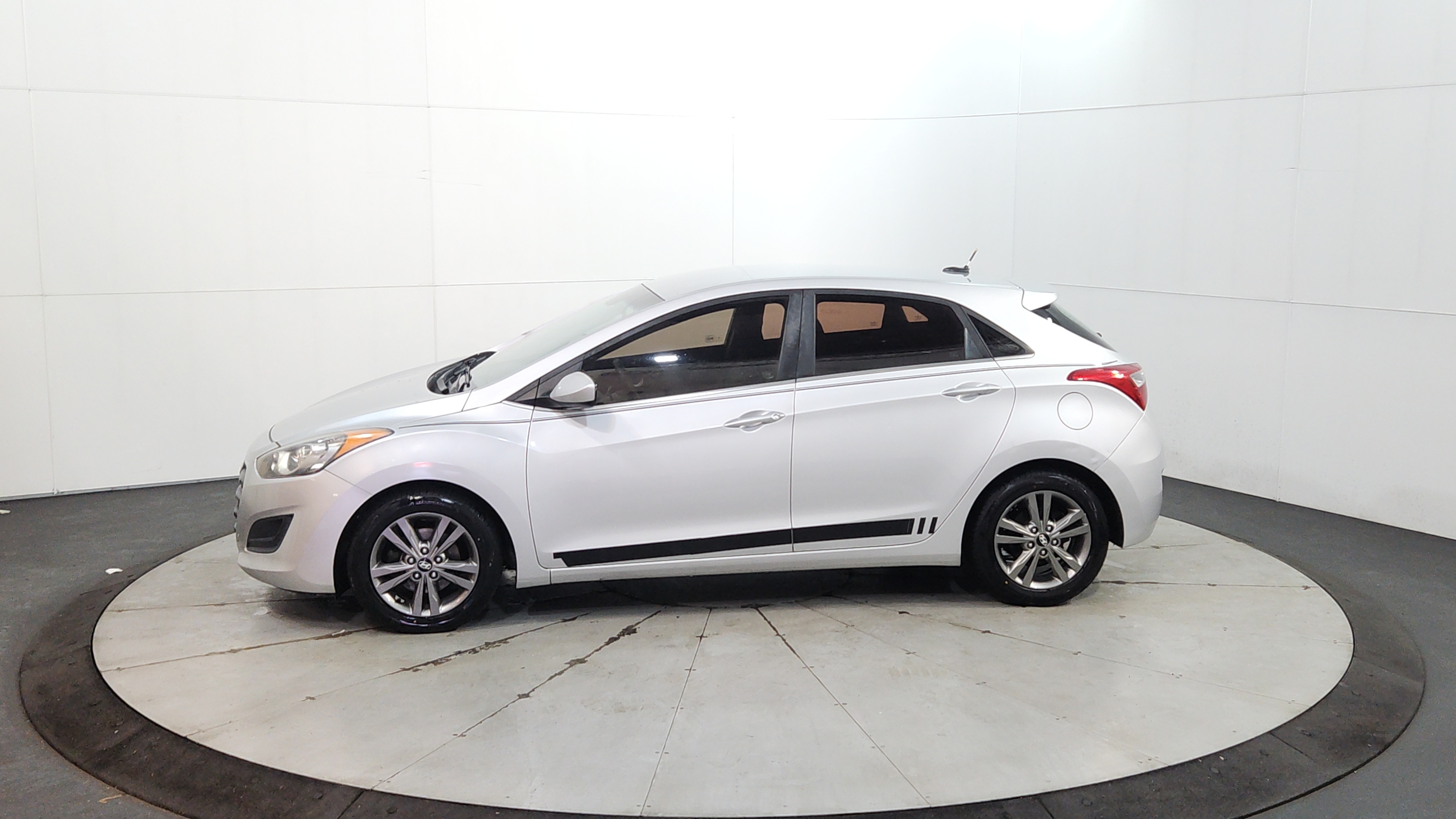 2017 Hyundai Elantra GT 8