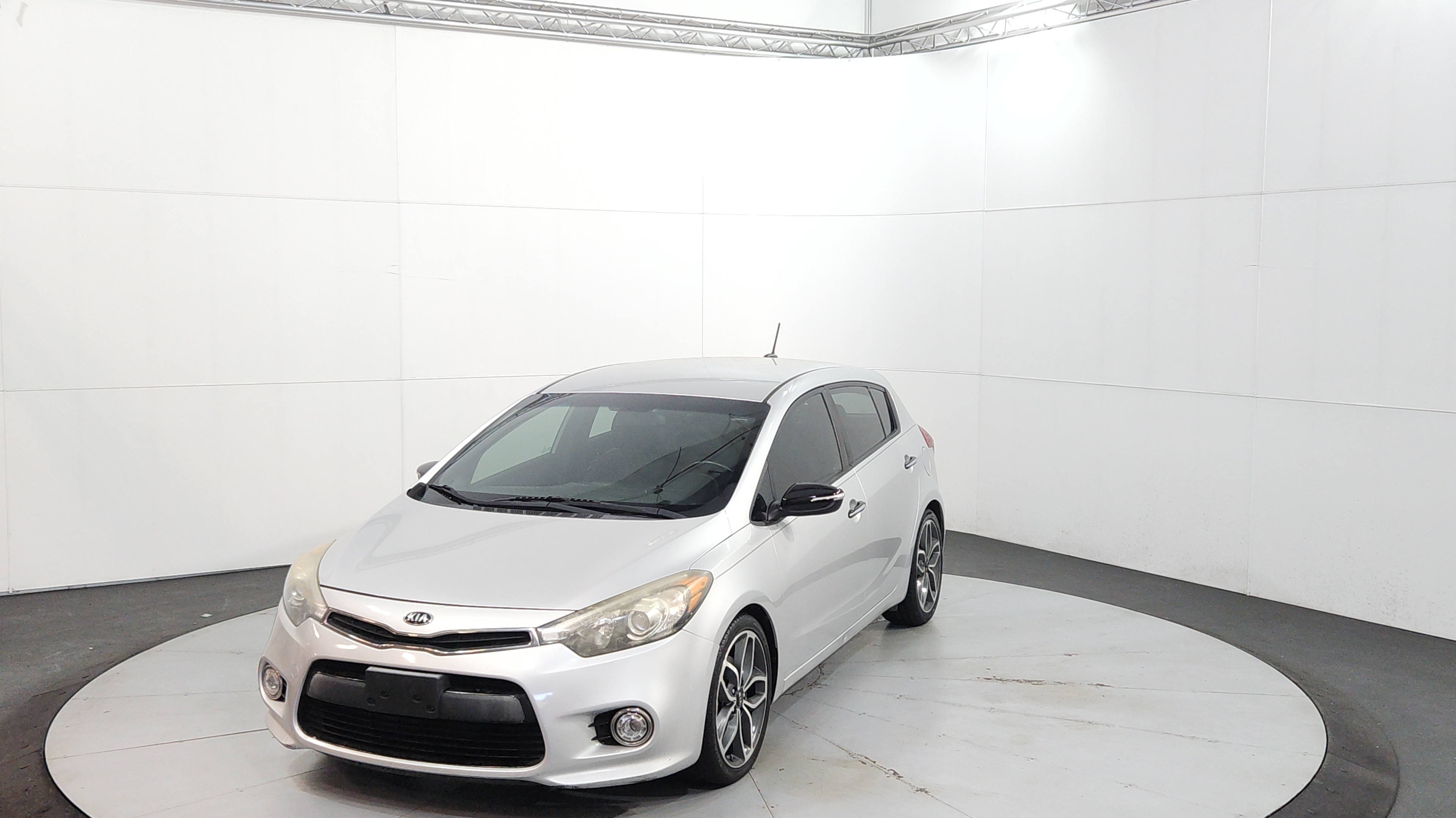 2016 Kia Forte 5-Door SX