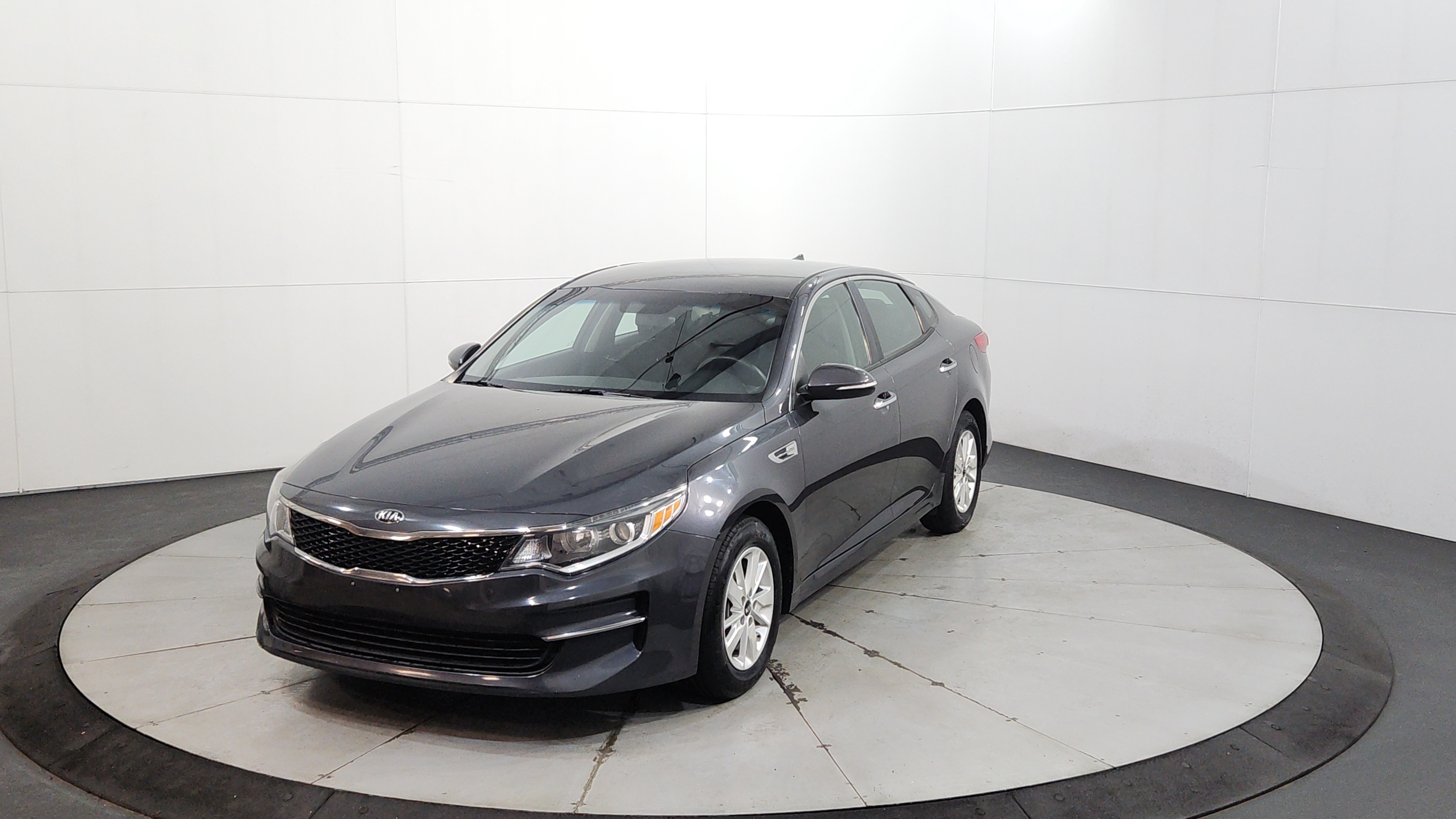 2017 Kia Optima LX AT's photo