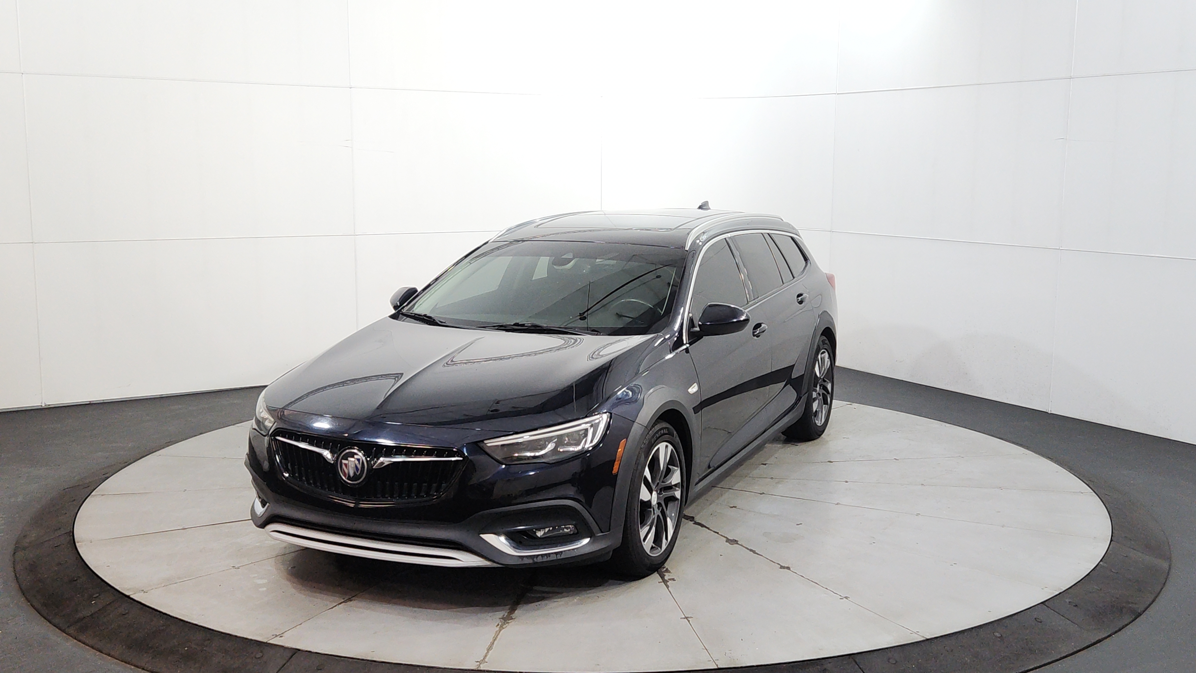 2018 Buick Regal Essence AWD's photo